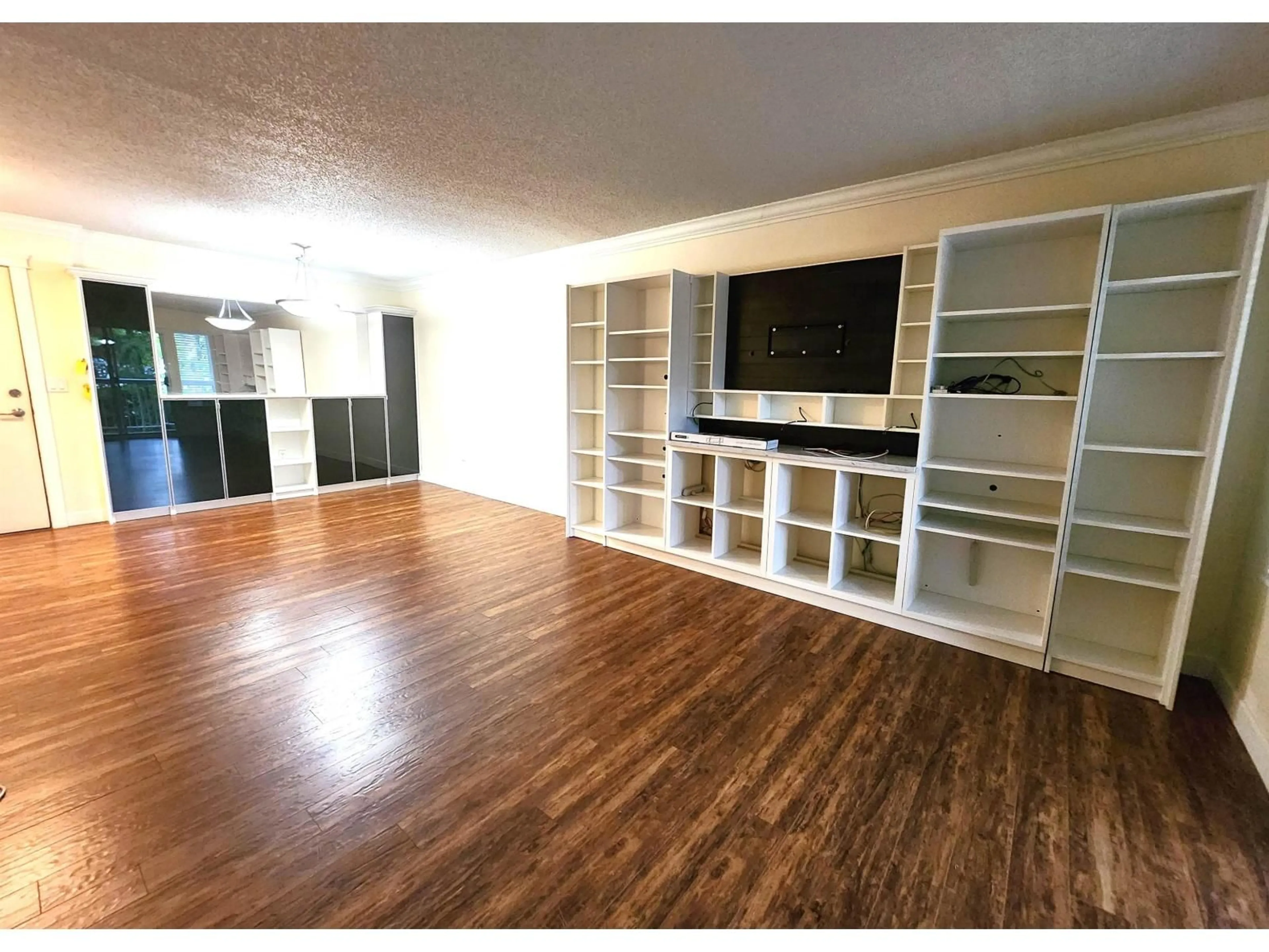 A pic of a room for 102 - 5664 200, Langley British Columbia V3A1M8