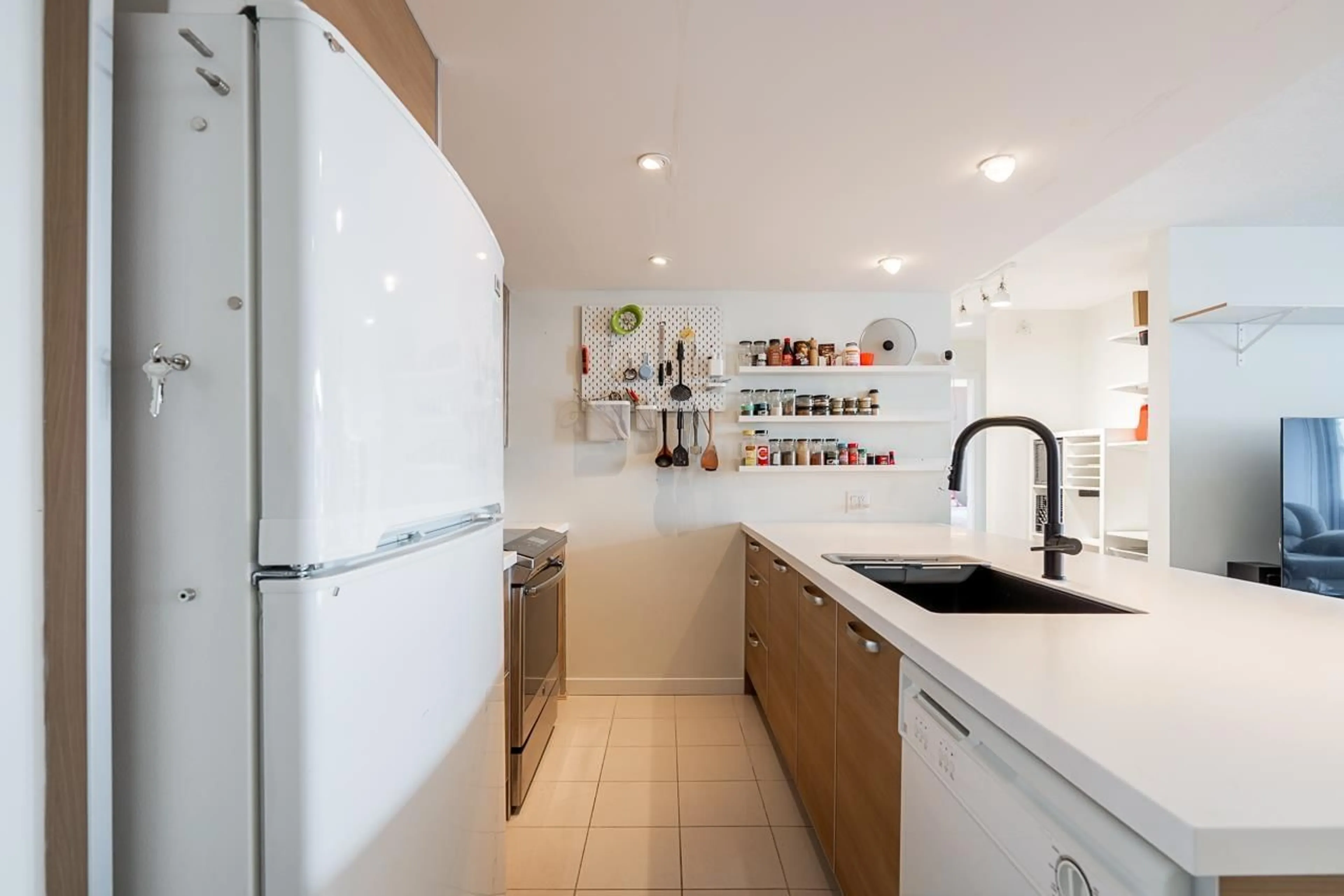 Standard kitchen, ceramic/tile floor for 201 - 9981 WHALLEY, Surrey British Columbia V3T0G6