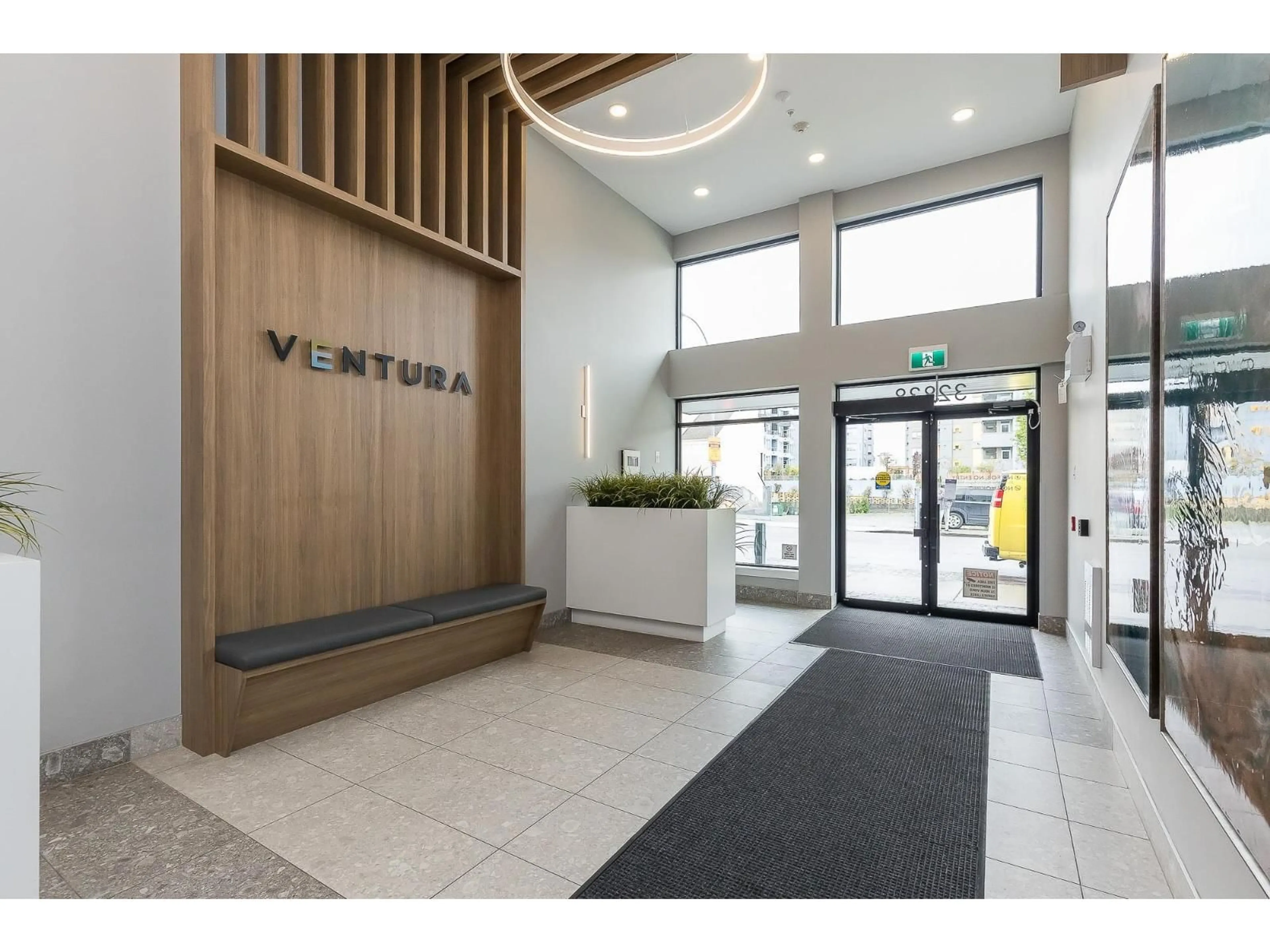 Indoor foyer for 212 - 32838 VENTURA, Abbotsford British Columbia V2S0M5