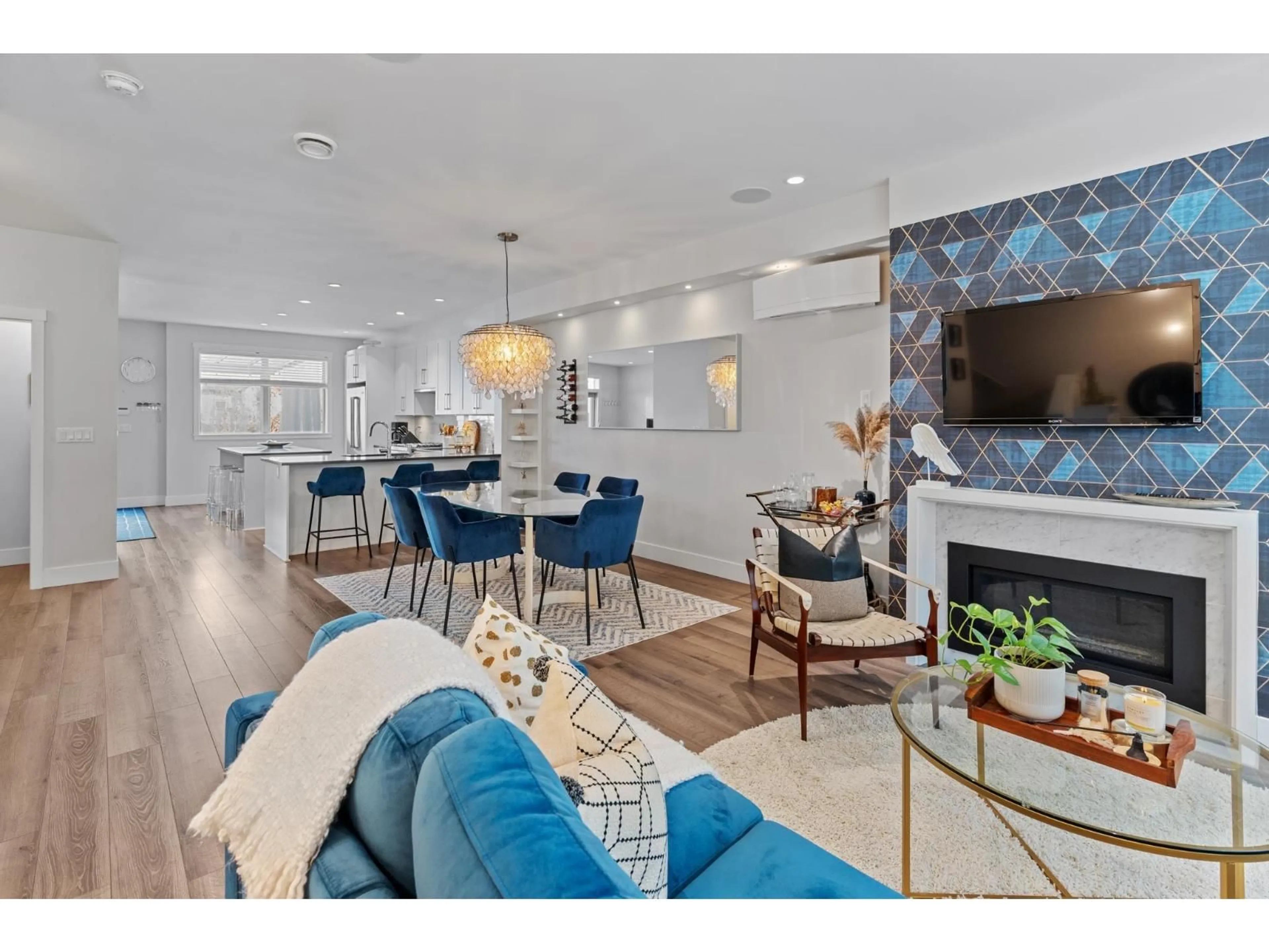 Unknown for 16447 24, Surrey British Columbia V3Z0V8