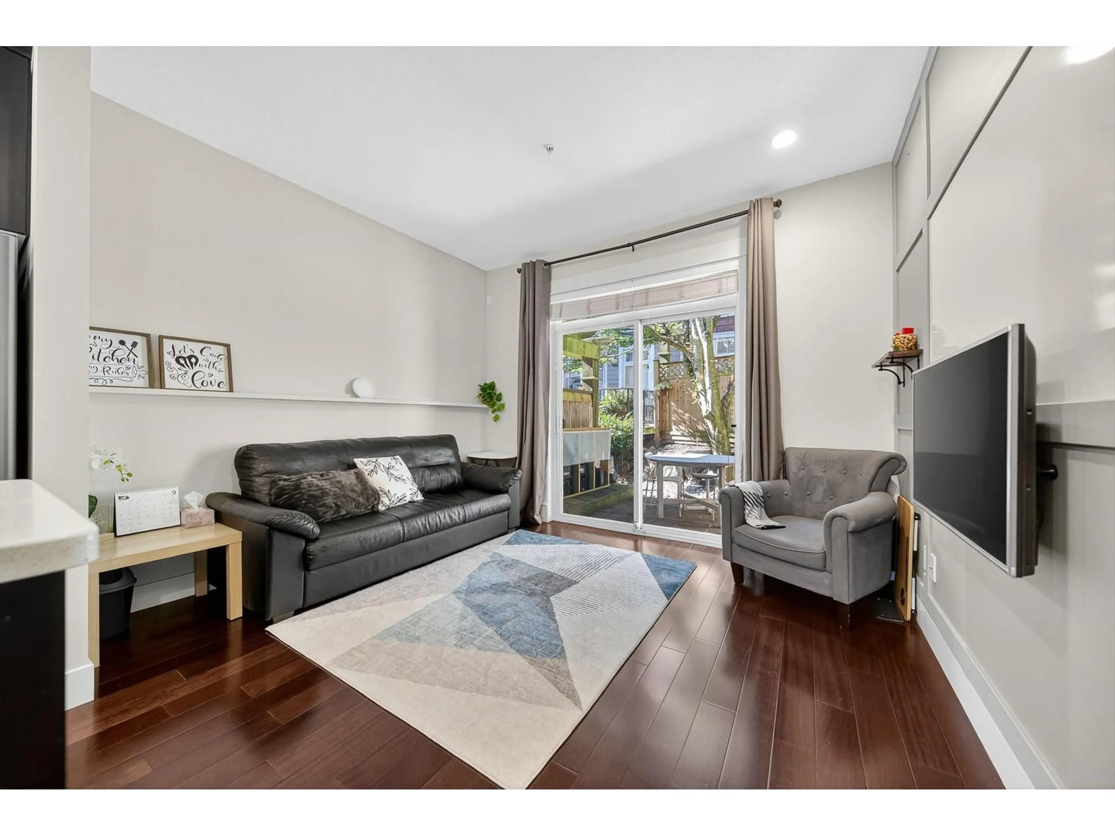 Living room with furniture, unknown for 38 - 2689 PARKWAY, Surrey British Columbia V4P0C3