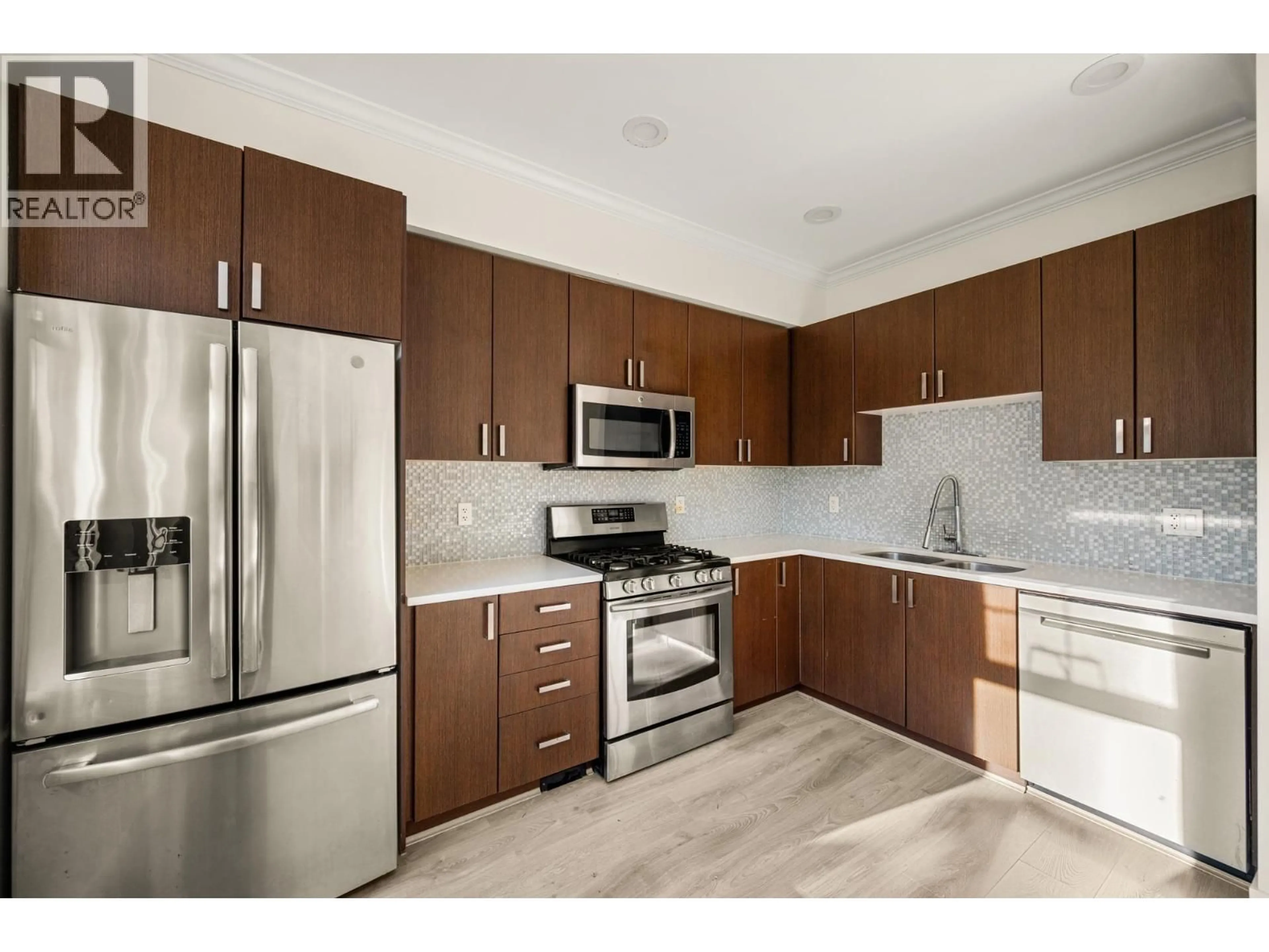 Standard kitchen, unknown for 32 - 1111 EWEN AVENUE, New Westminster British Columbia V3M5E3