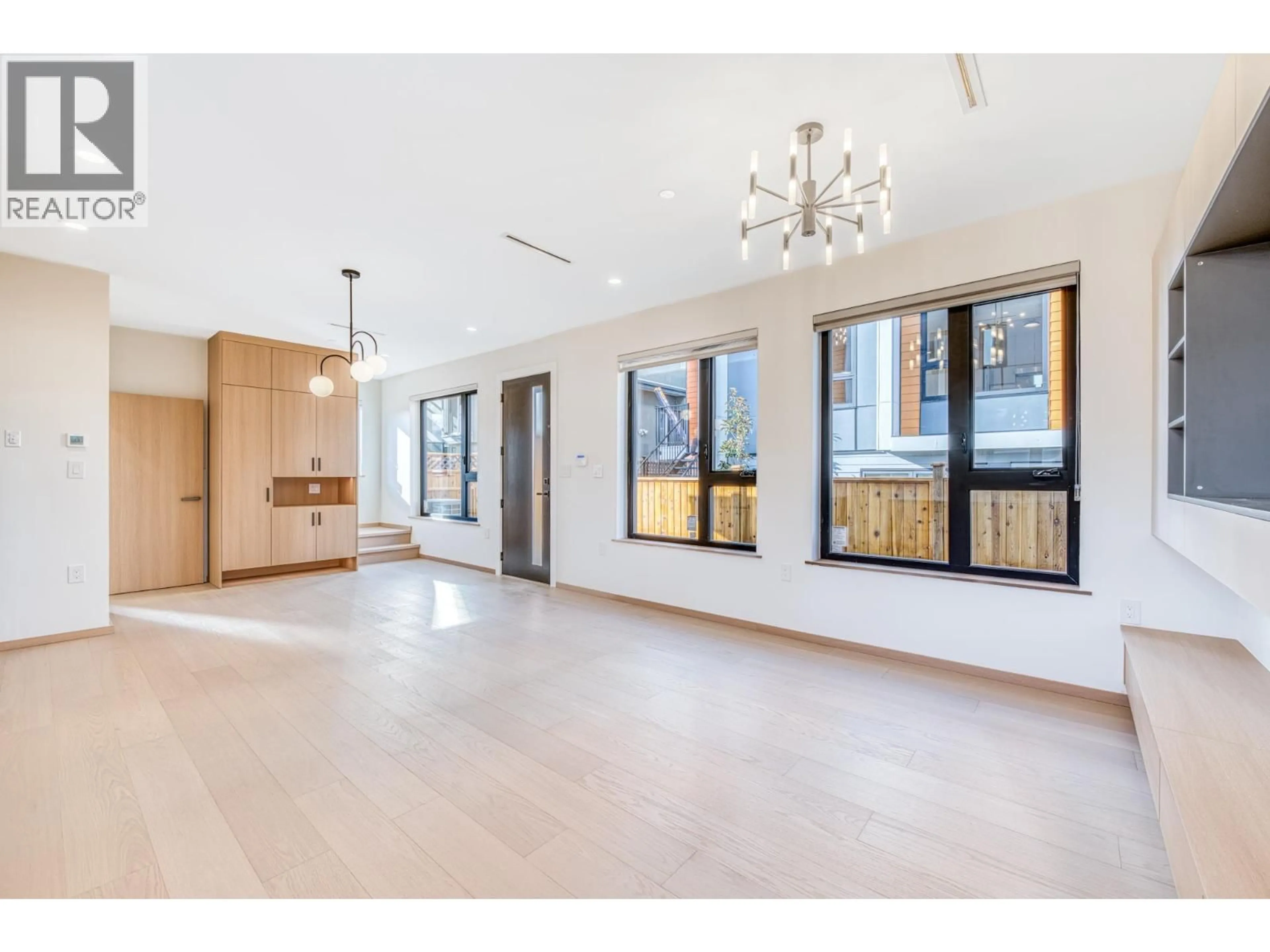 Unknown for 966 55TH AVENUE, Vancouver British Columbia V5X1N9