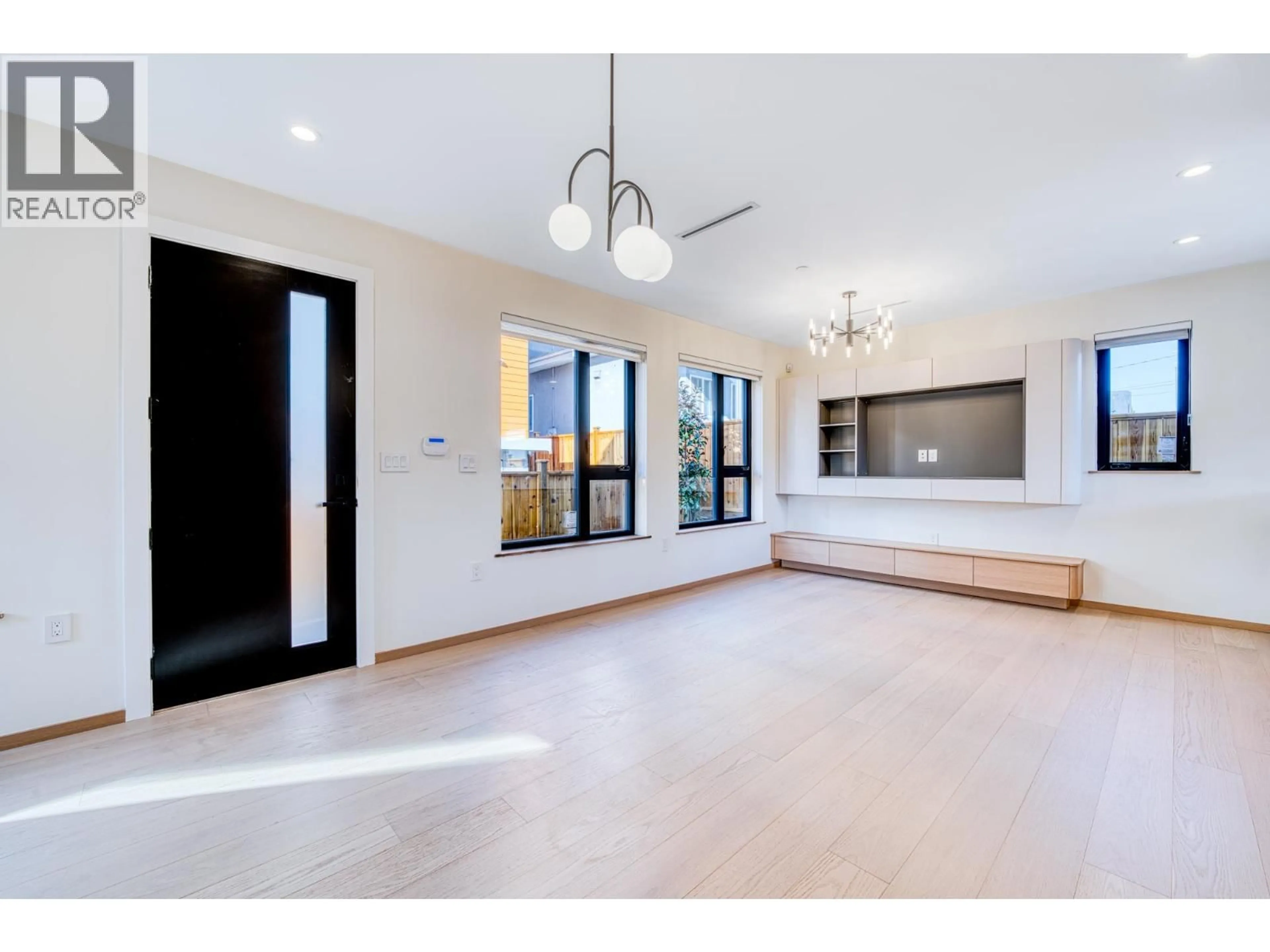 Unknown for 966 55TH AVENUE, Vancouver British Columbia V5X1N9