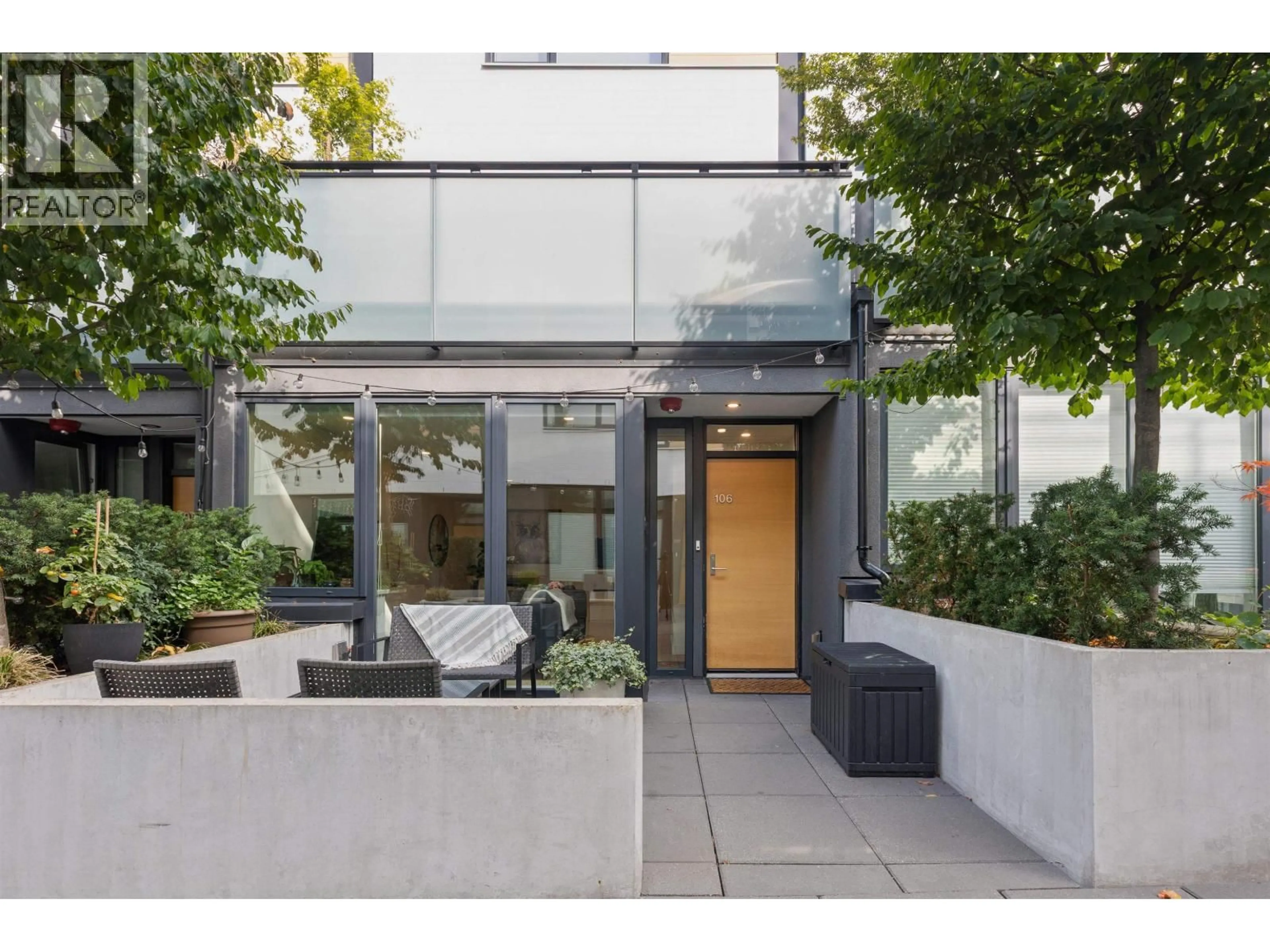 Unknown for 106 - 649 3RD STREET, North Vancouver British Columbia V7L1G6