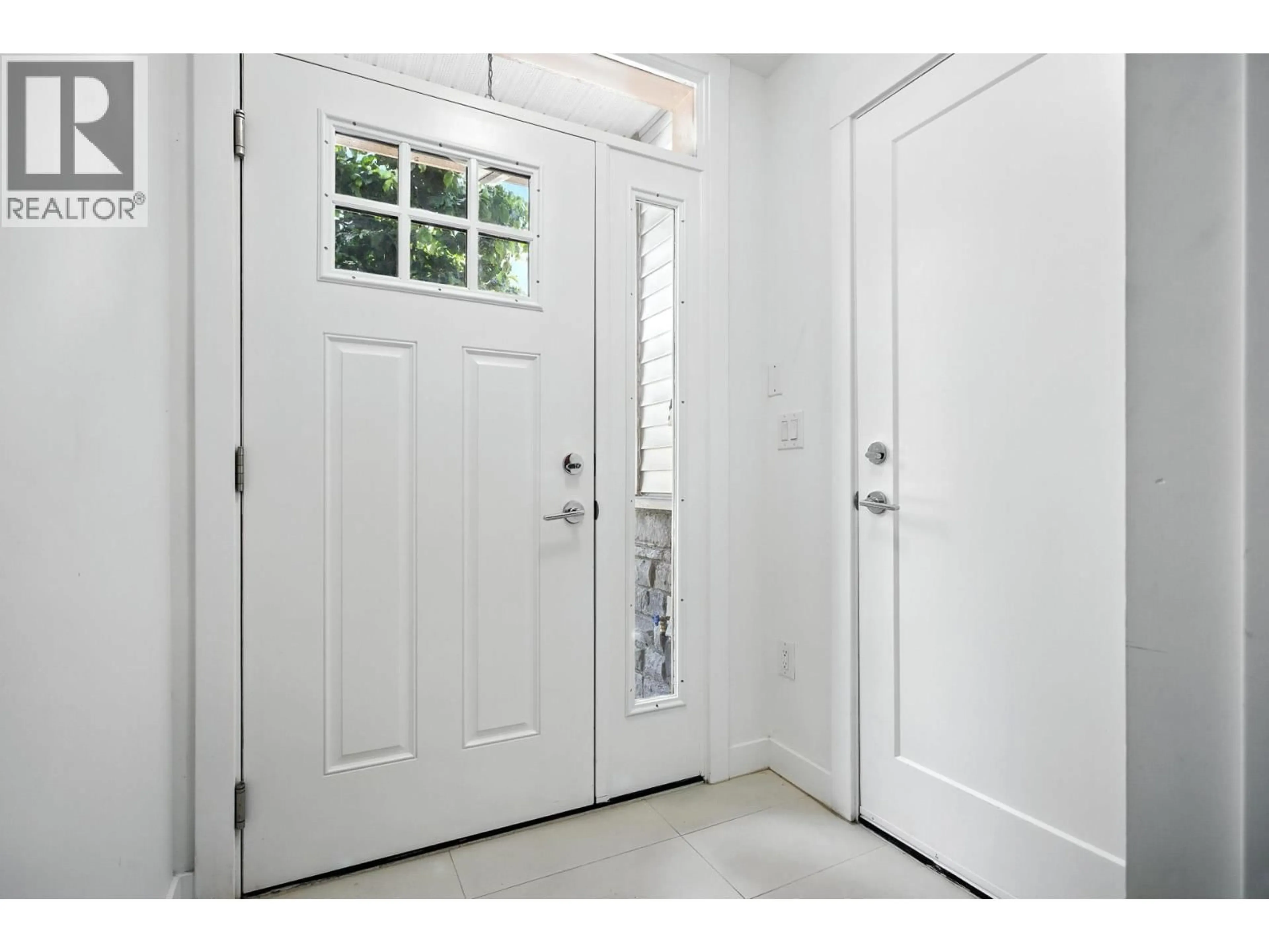Indoor entryway for 11 - 23539 GILKER HILL ROAD, Maple Ridge British Columbia V2W1C8