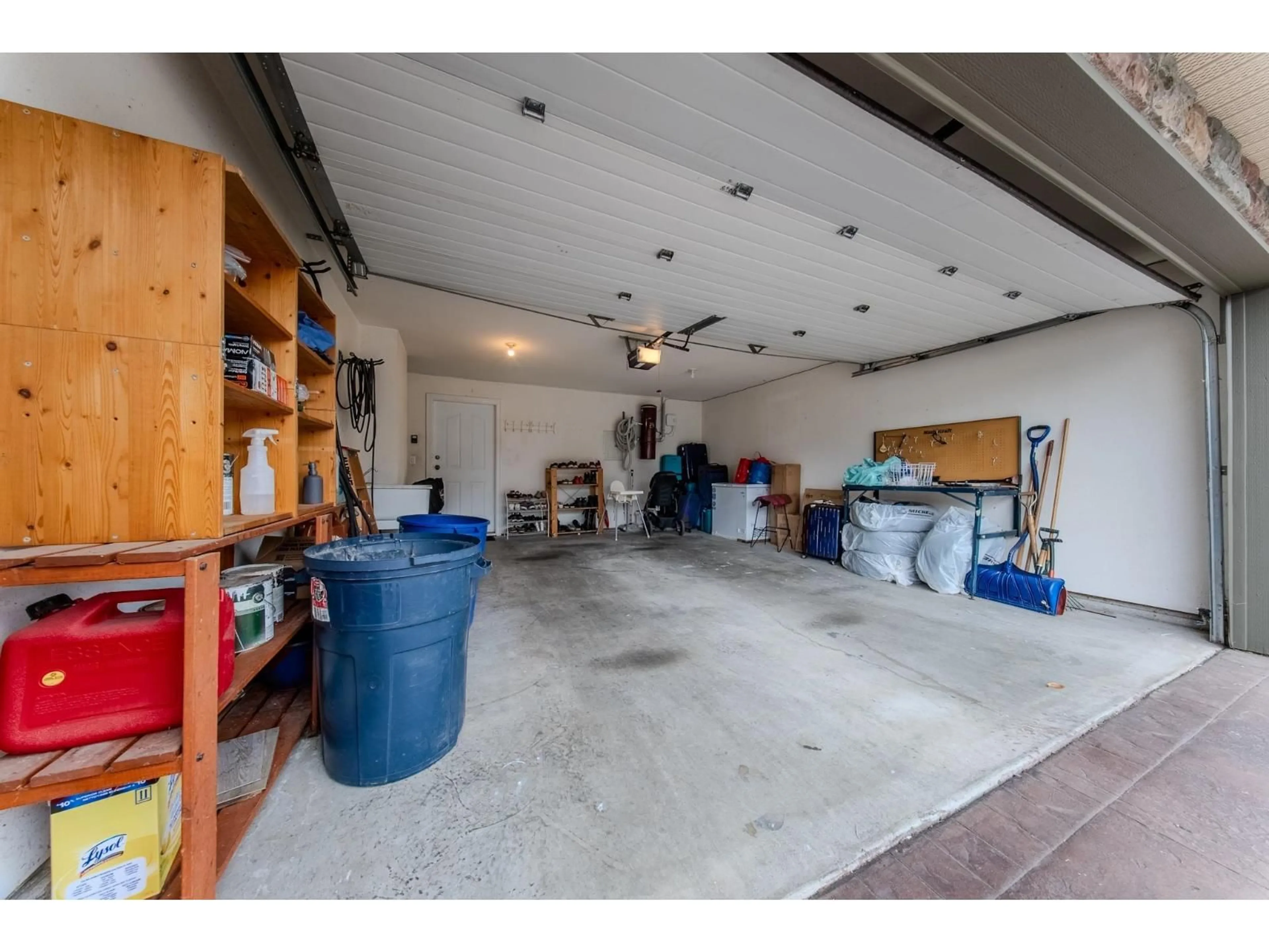 Indoor garage for 68 - 6887 SHEFFIELD WAY, Chilliwack British Columbia V2R5V5