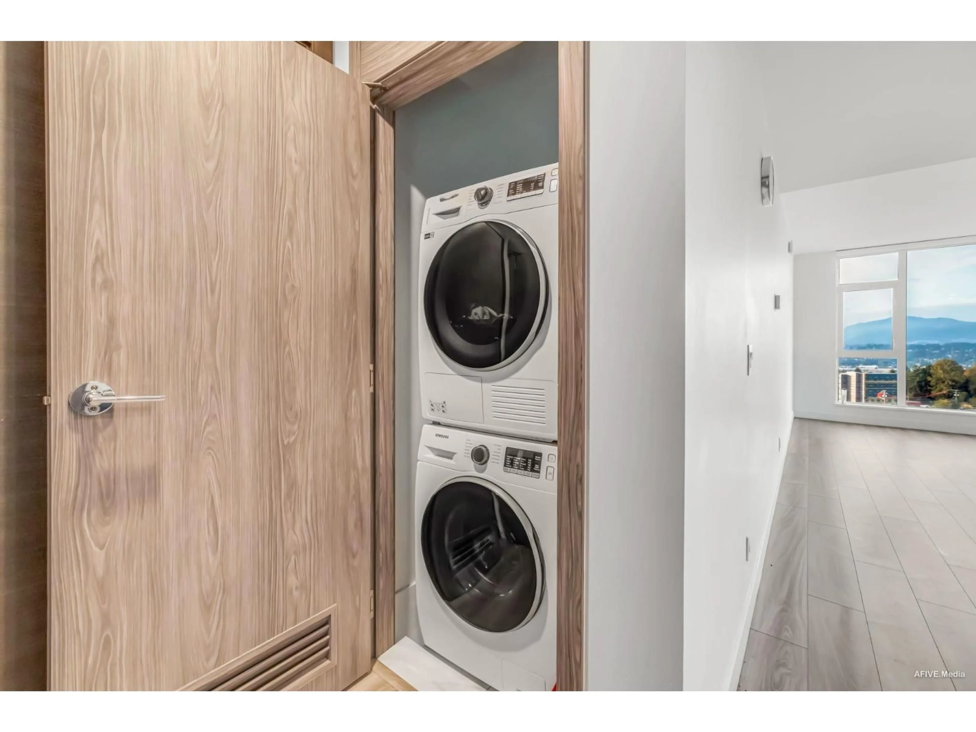 Laundry room for 1002 - 10750 135A, Surrey British Columbia V3T0V4