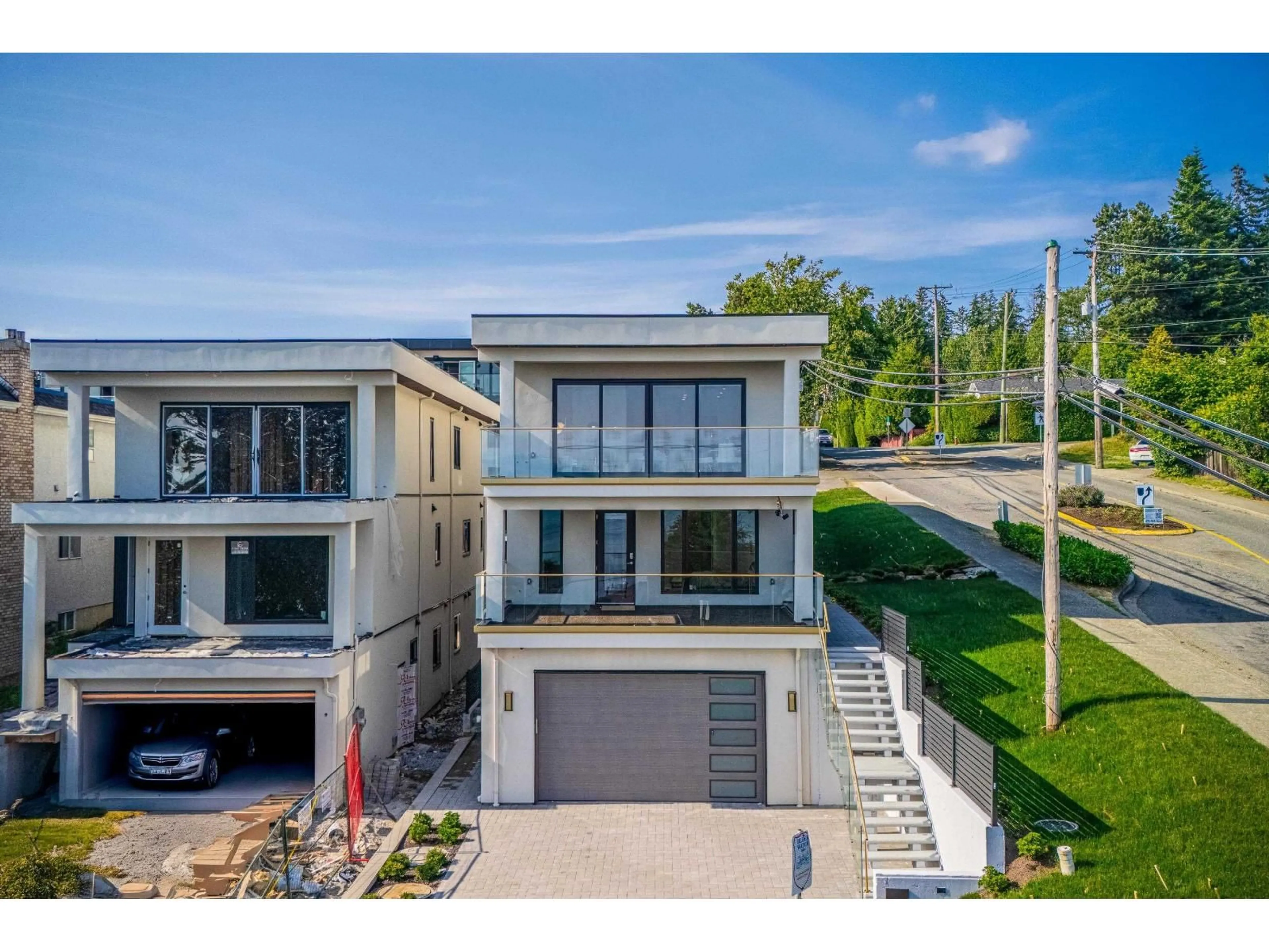 A pic from outside/outdoor area/front of a property/back of a property/a pic from drone, street for 14799 OXENHAM, Surrey British Columbia V4B2H8