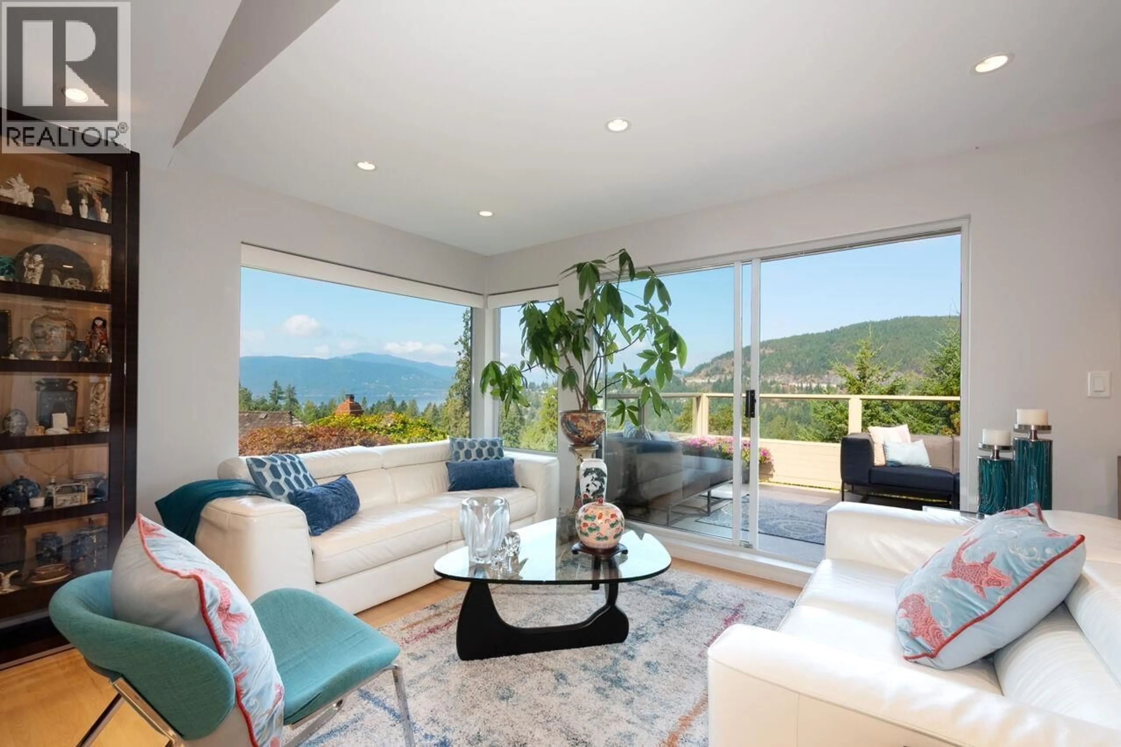 Living room with furniture, unknown for 5480 KEITH ROAD, West Vancouver British Columbia V7W3C9
