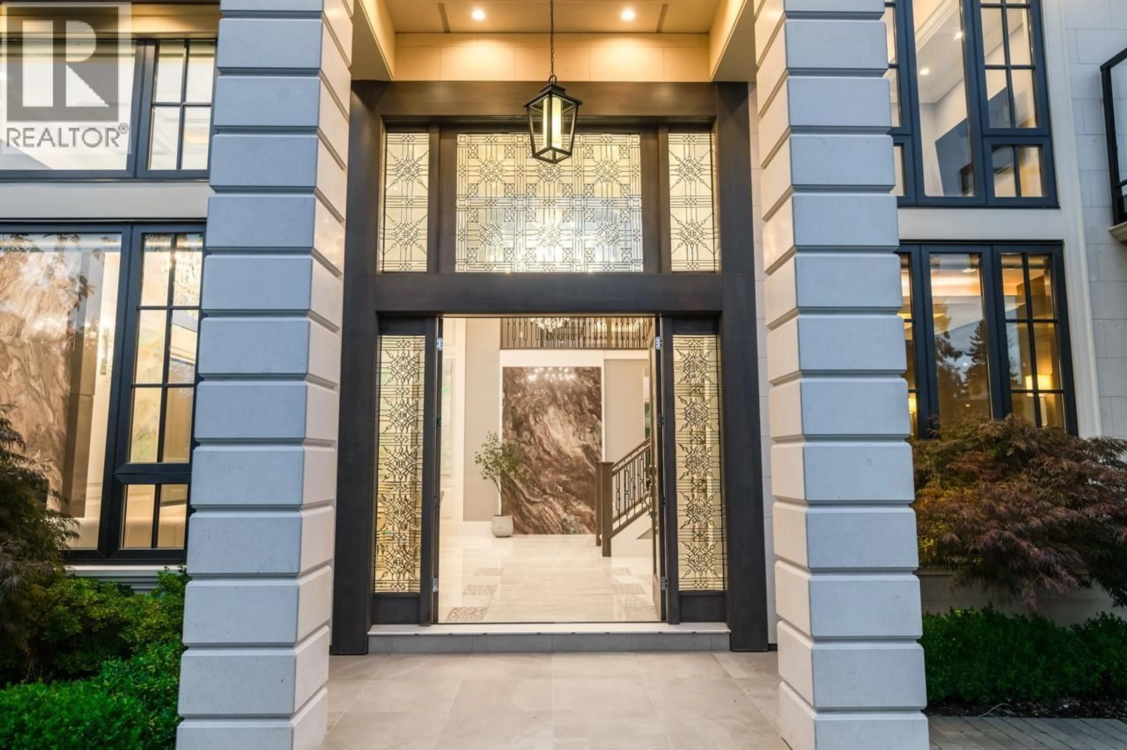 Indoor entryway for 6300 RIVERDALE DRIVE, Richmond British Columbia V7C2G1