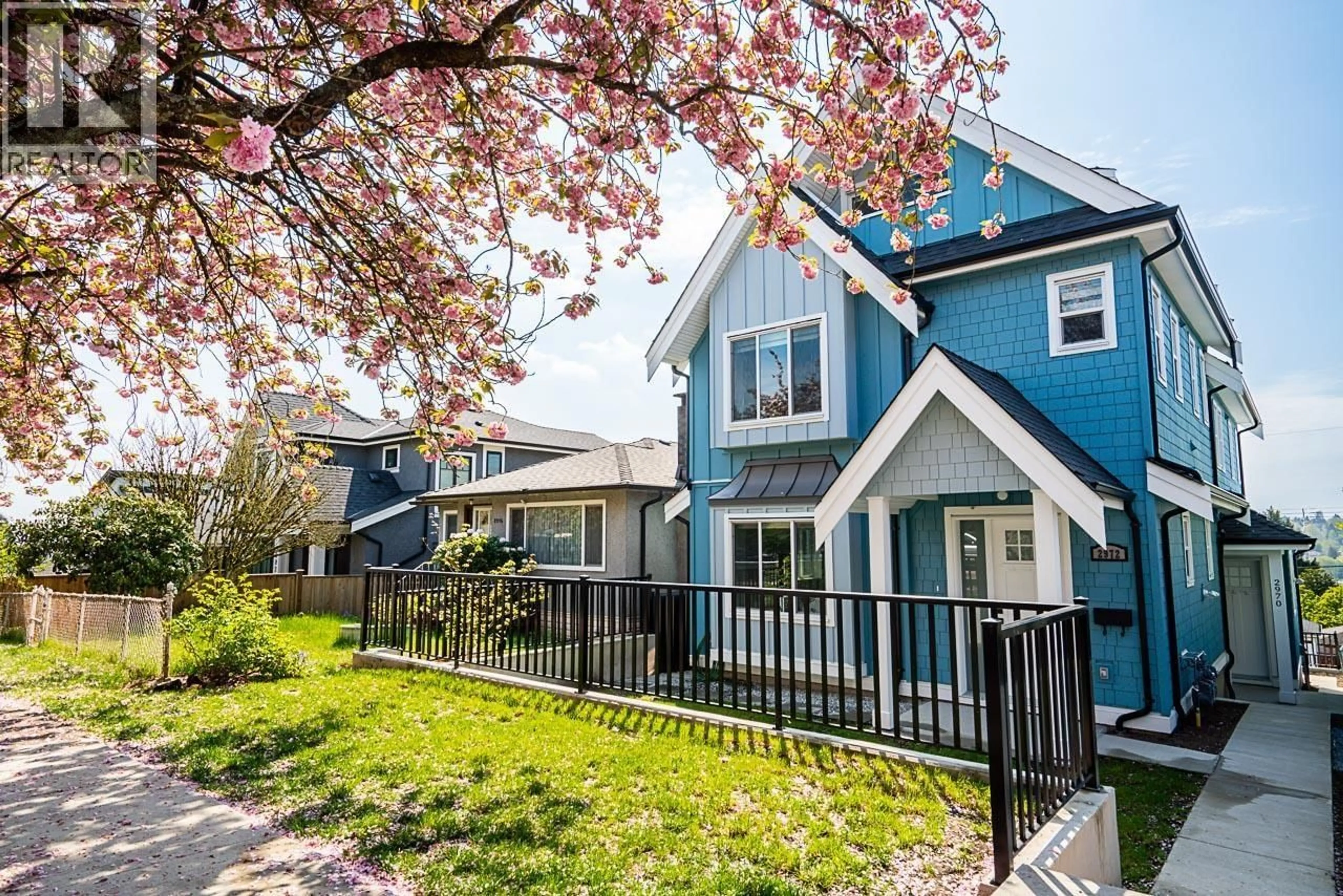 Home with vinyl exterior material, street for 2970 7TH AVENUE, Vancouver British Columbia V5M1V3