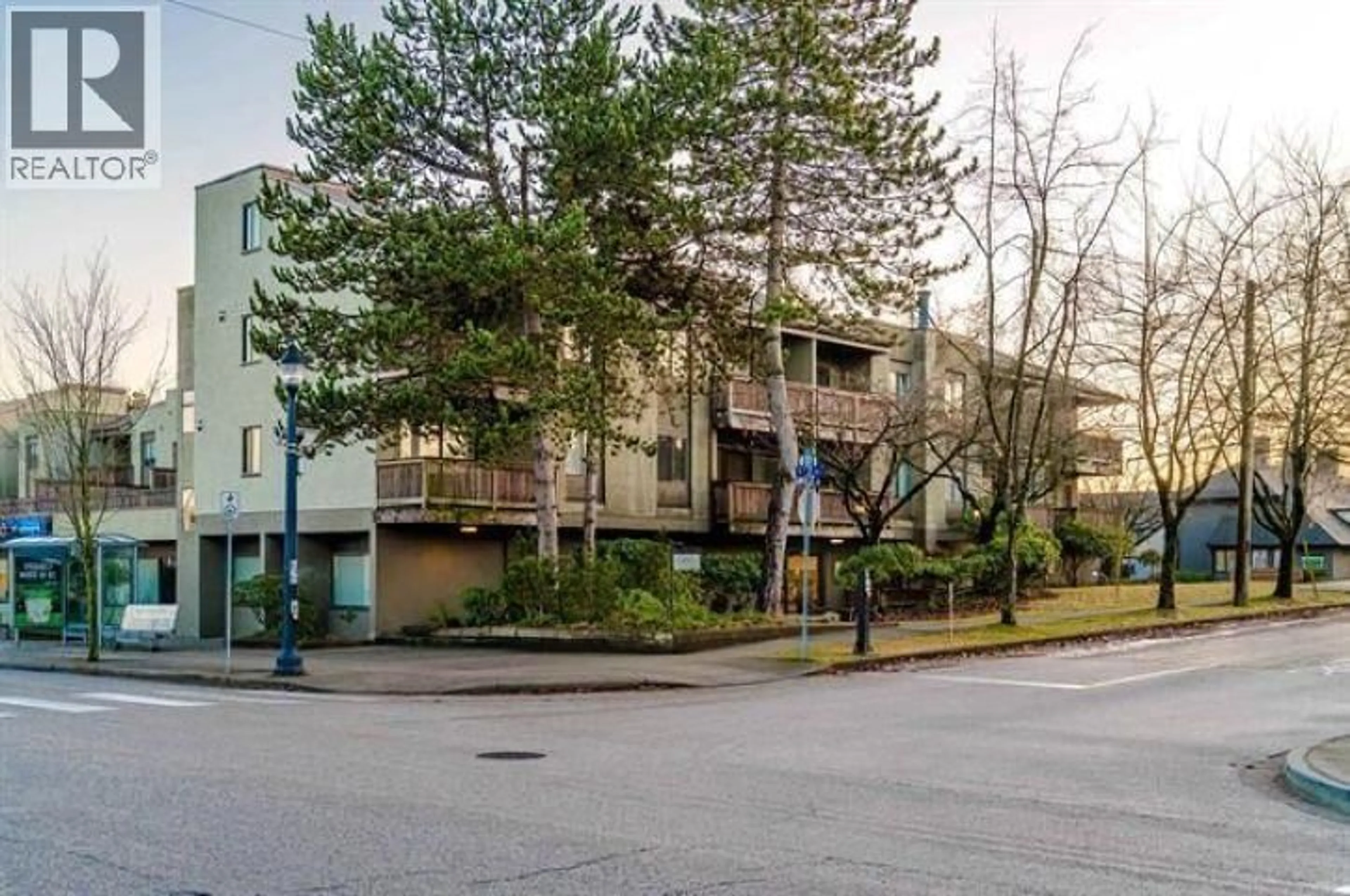Patio, street for 212 - 1202 LONDON STREET, New Westminster British Columbia V3M5Z6
