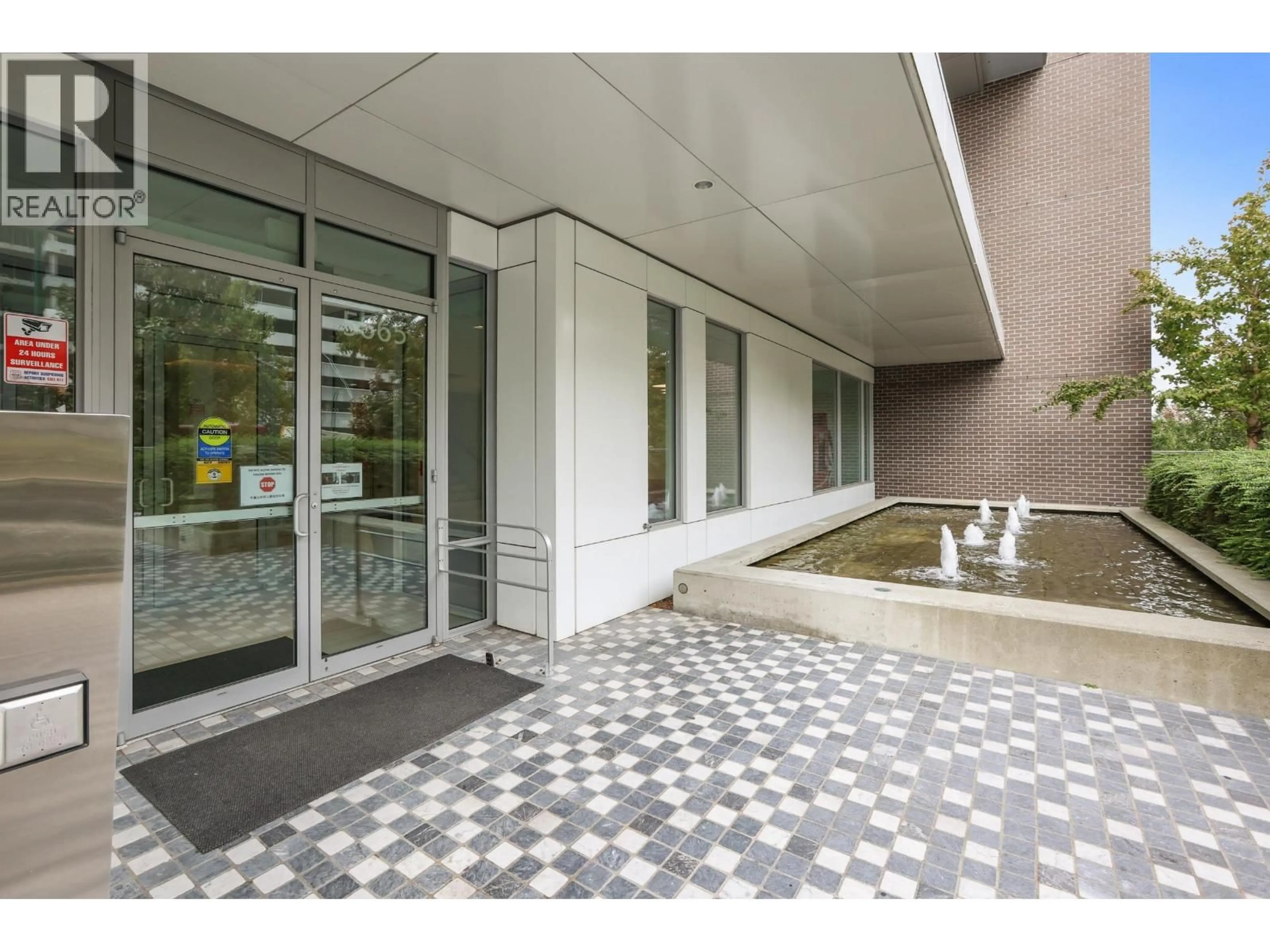 Indoor foyer for 516 - 5665 BOUNDARY ROAD, Vancouver British Columbia V5R0E4