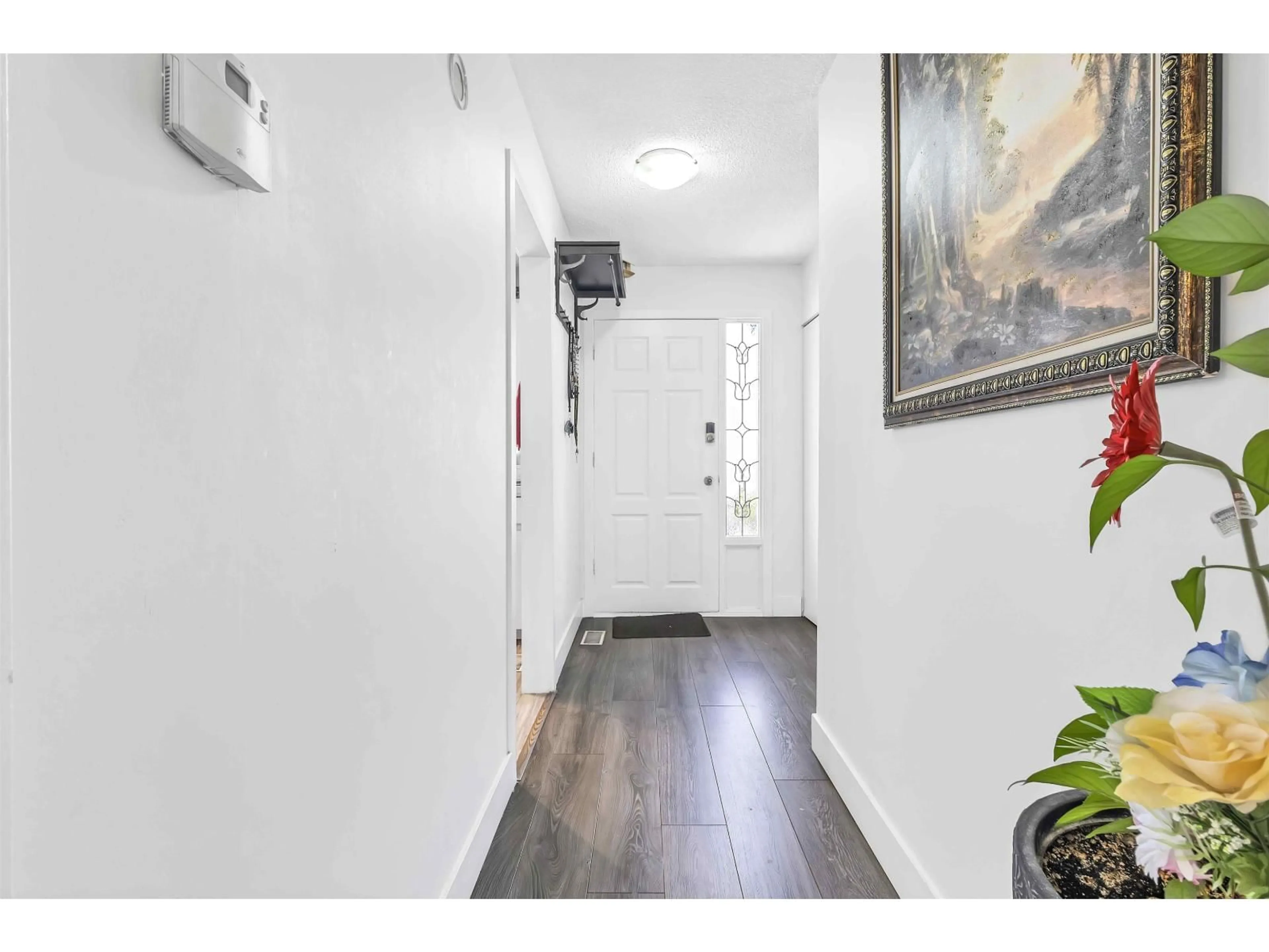 Indoor entryway for 106 - 11901 89A, Delta British Columbia V4C3G8