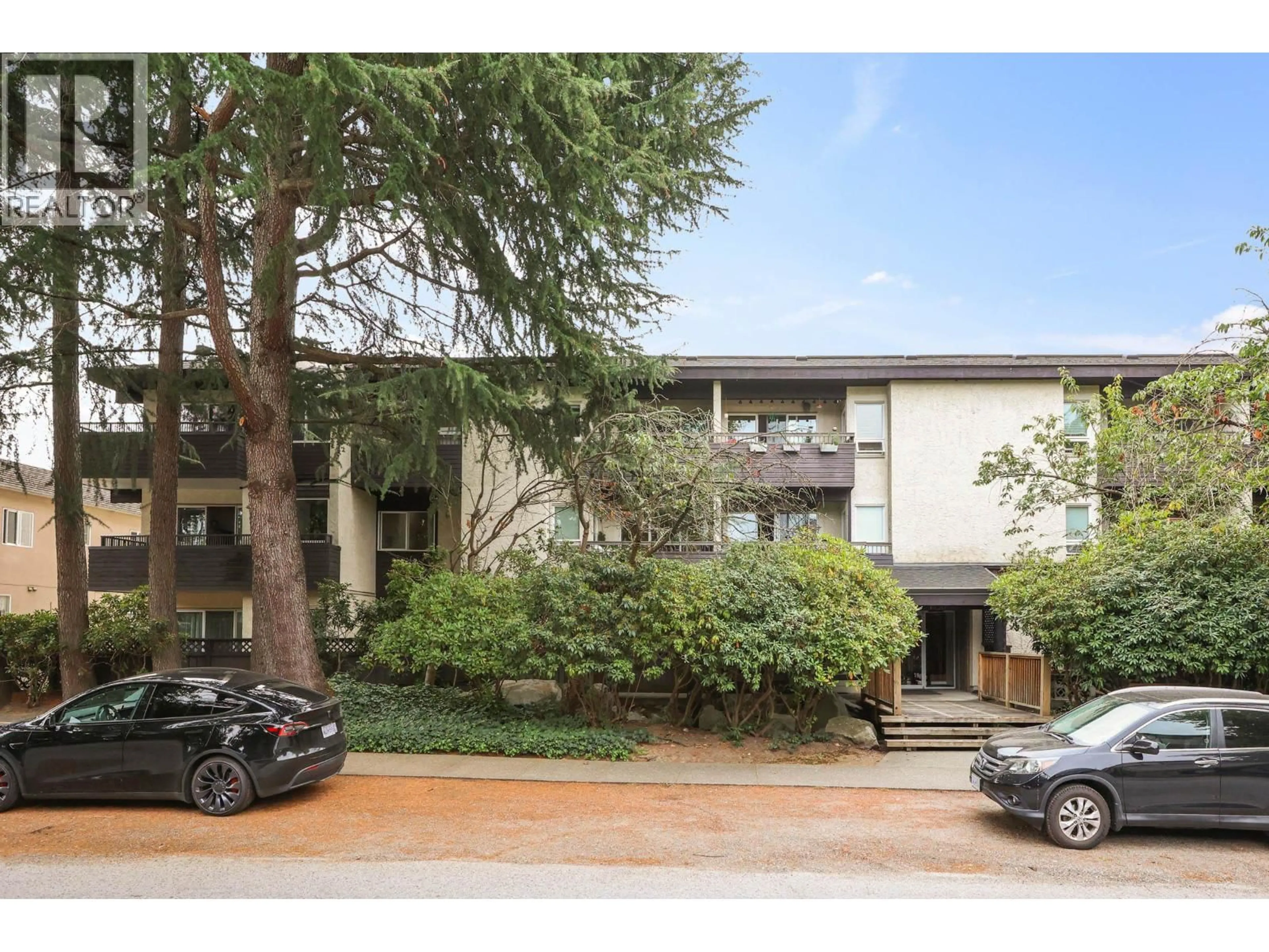 Unknown for 211 - 1420 8TH AVENUE, Vancouver British Columbia V5N1T4