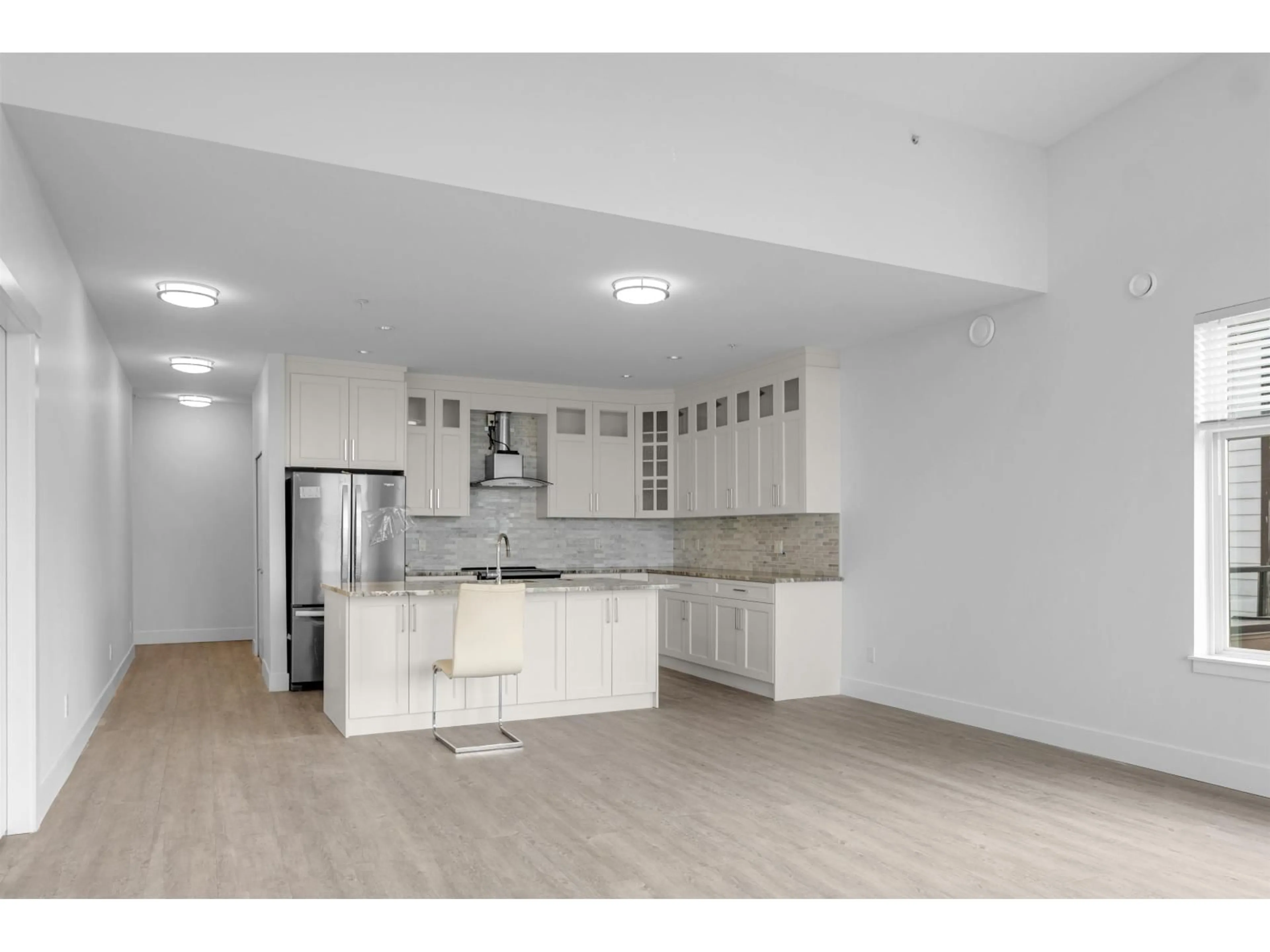 Open concept kitchen, unknown for 501 - 9983 BARNSTON, Surrey British Columbia V4N6T3