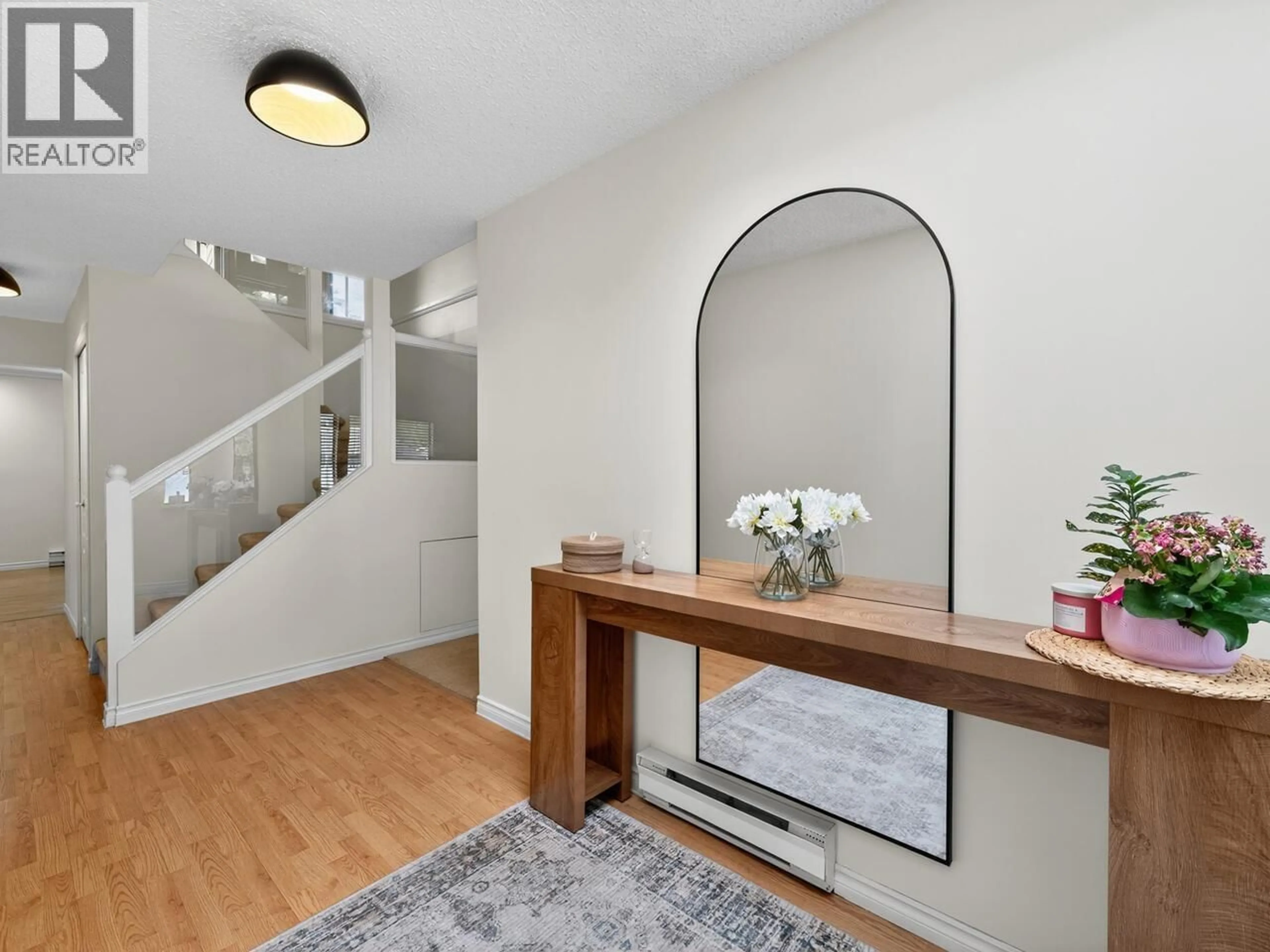Indoor entryway for 1131 LOMBARDY DRIVE, Port Coquitlam British Columbia V3B5Z1