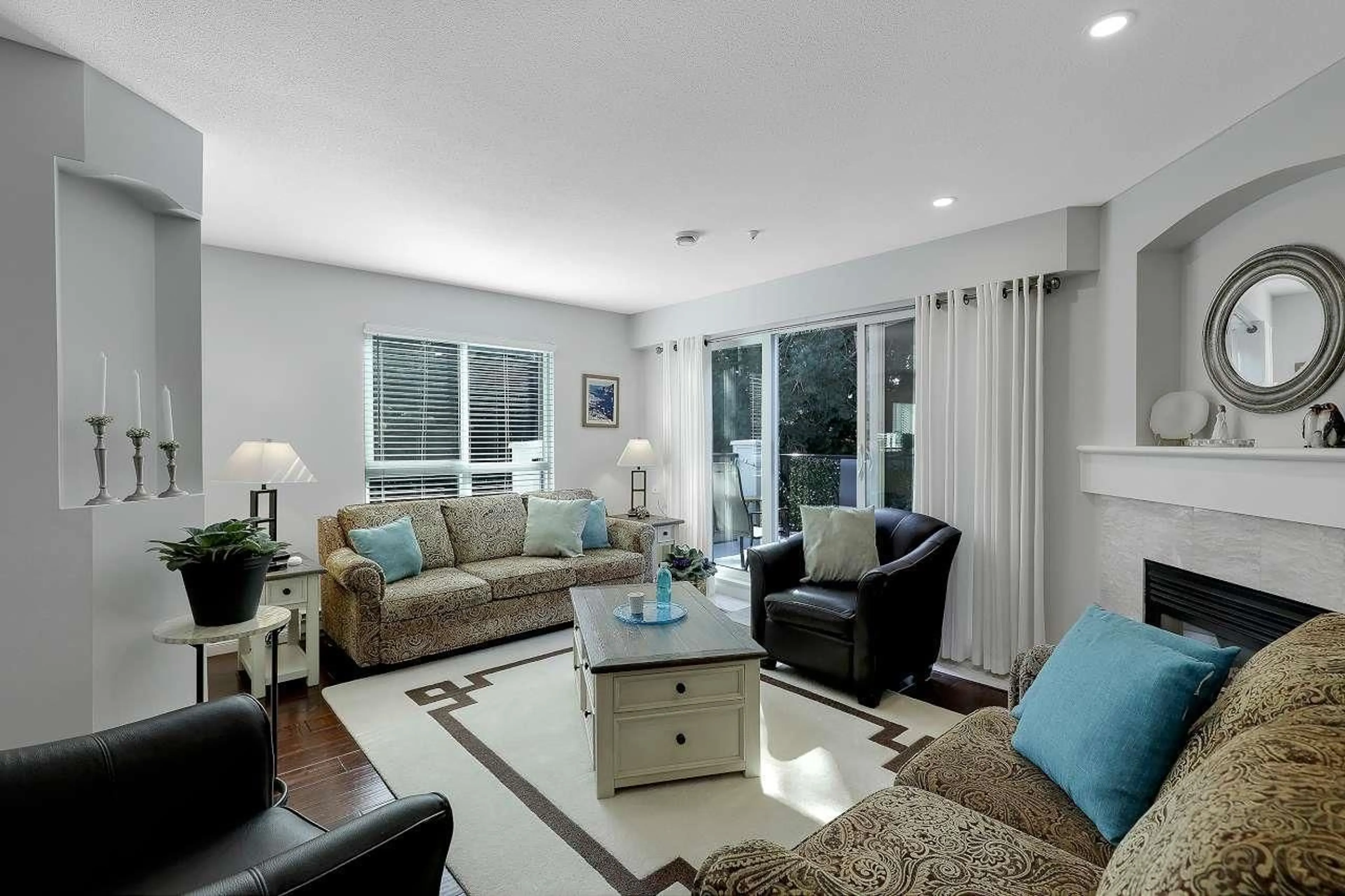 Living room with furniture, unknown for 211 - 20976 56, Langley British Columbia V3A7Z2
