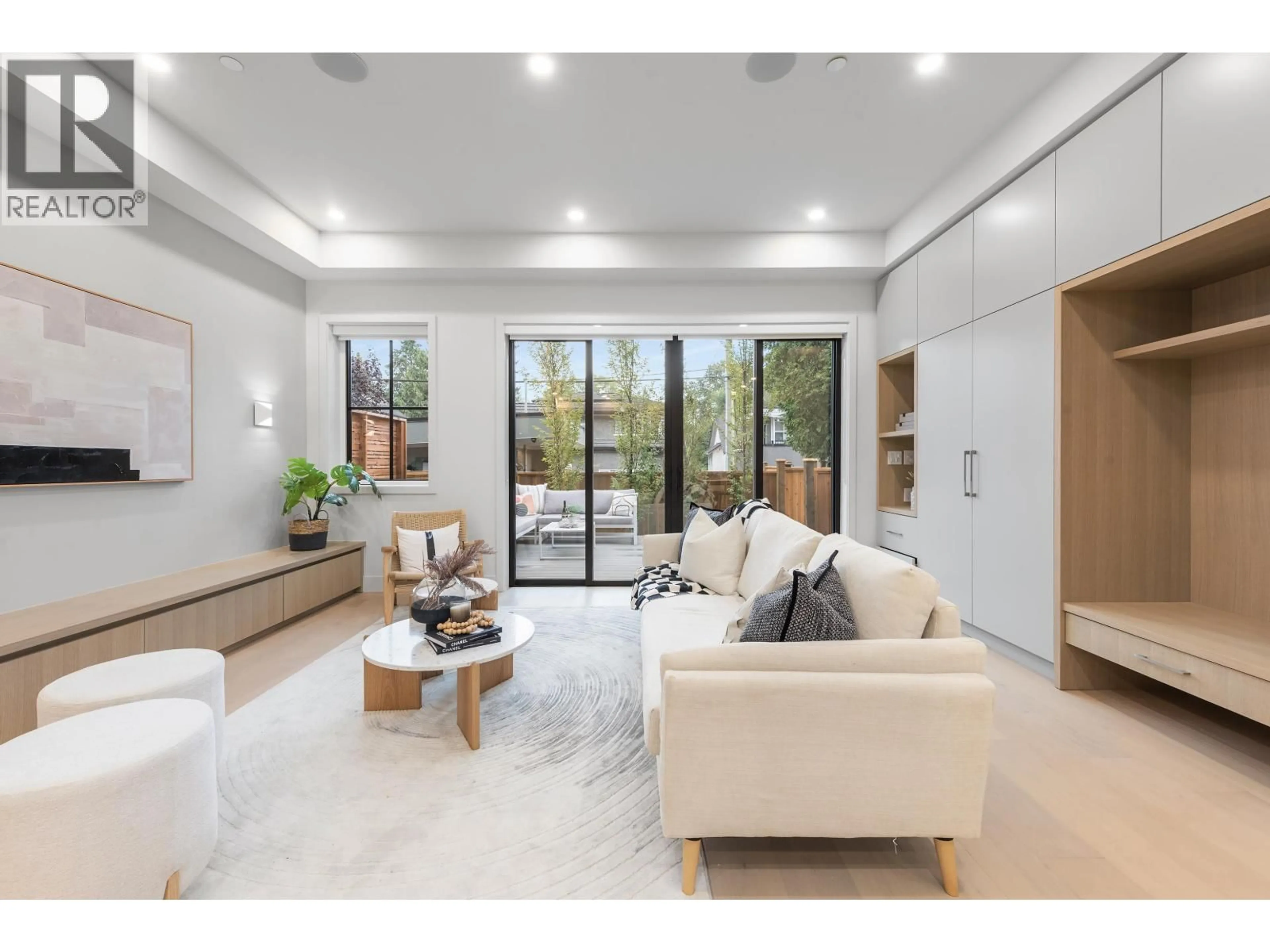 Living room with furniture, unknown for 2 - 2136 10TH AVENUE, Vancouver British Columbia V5N1Y1
