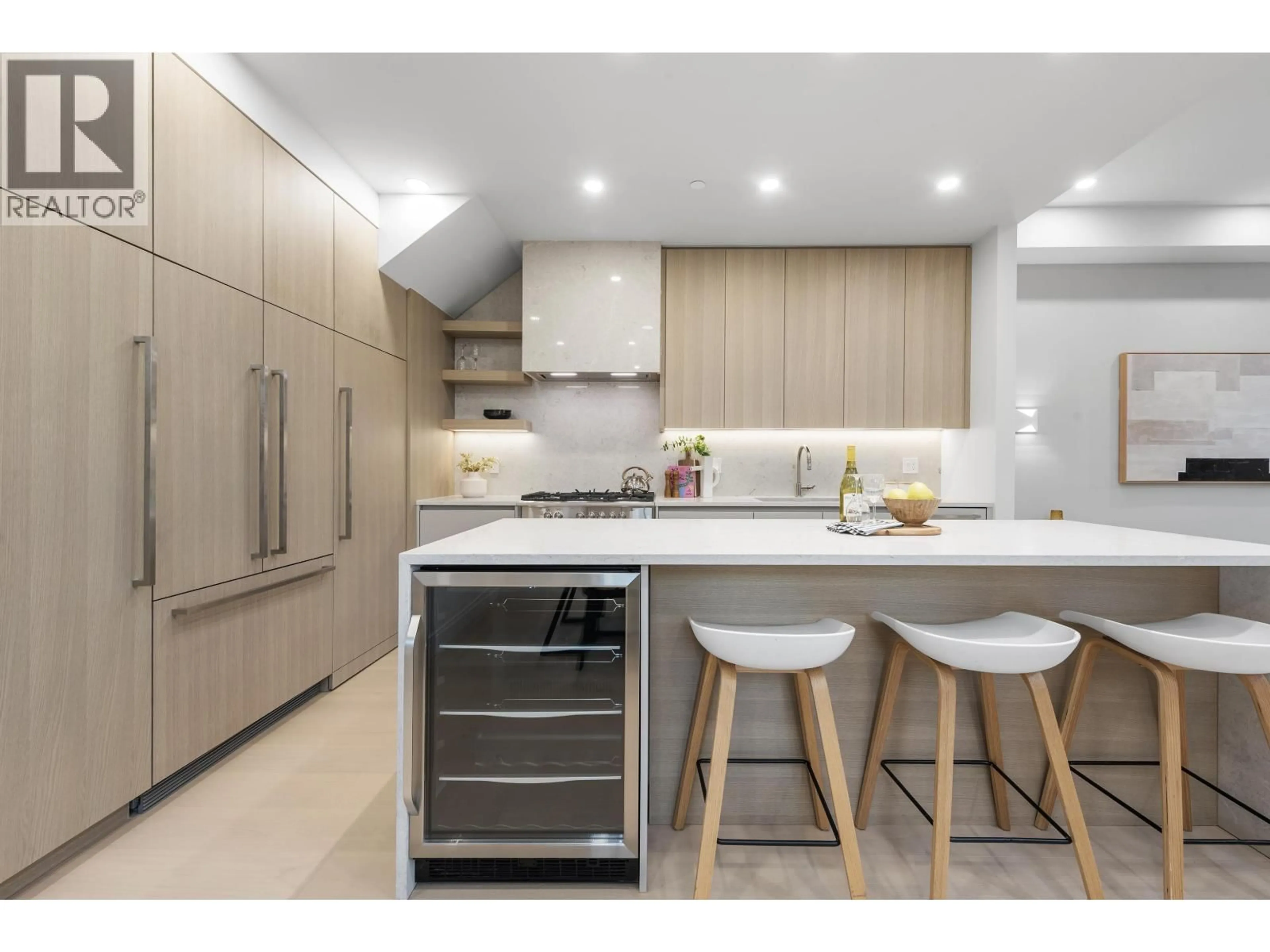 Contemporary kitchen, unknown for 2 - 2136 10TH AVENUE, Vancouver British Columbia V5N1Y1
