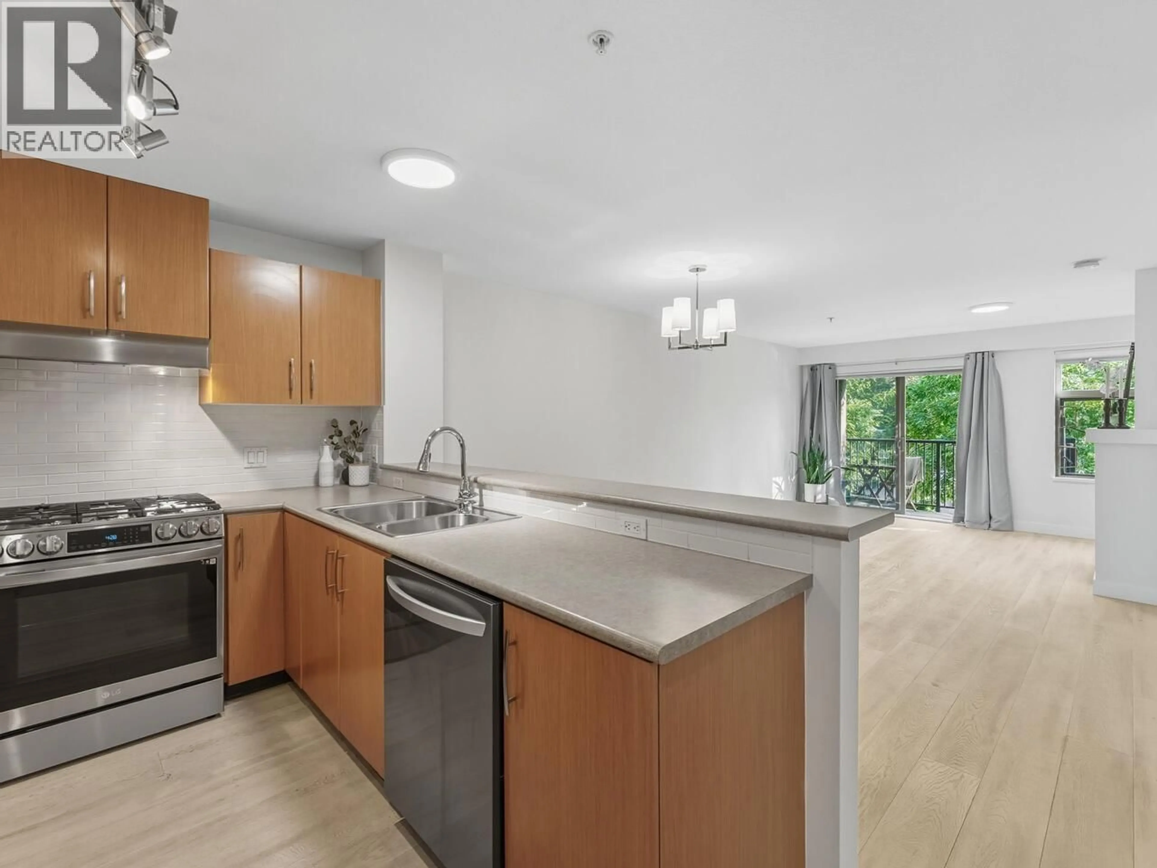 Open concept kitchen, unknown for 210 - 500 KLAHANIE DRIVE, Port Moody British Columbia V3H5L1