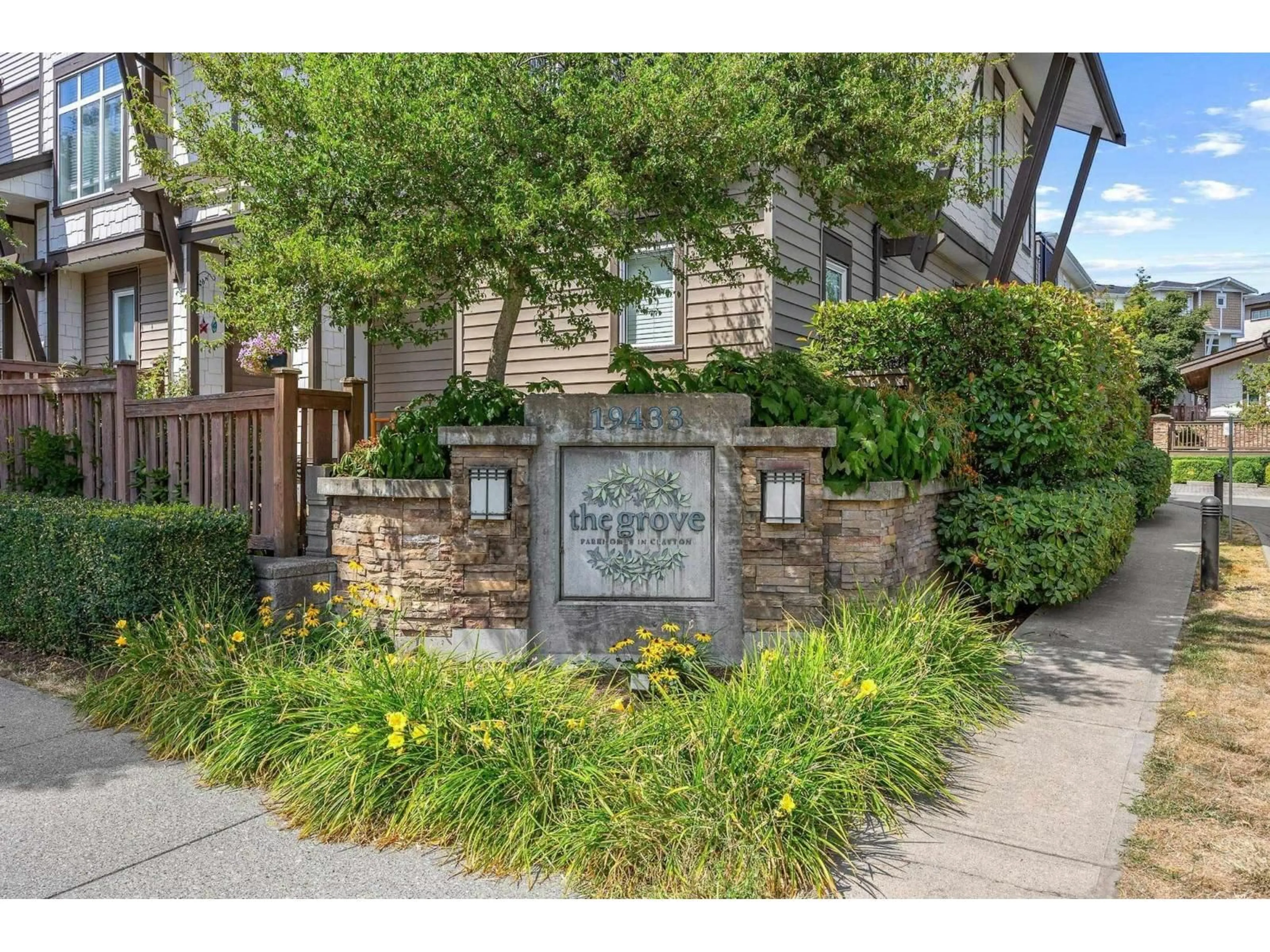 Indoor entryway for 113 - 19433 68, Surrey British Columbia V4N6M8