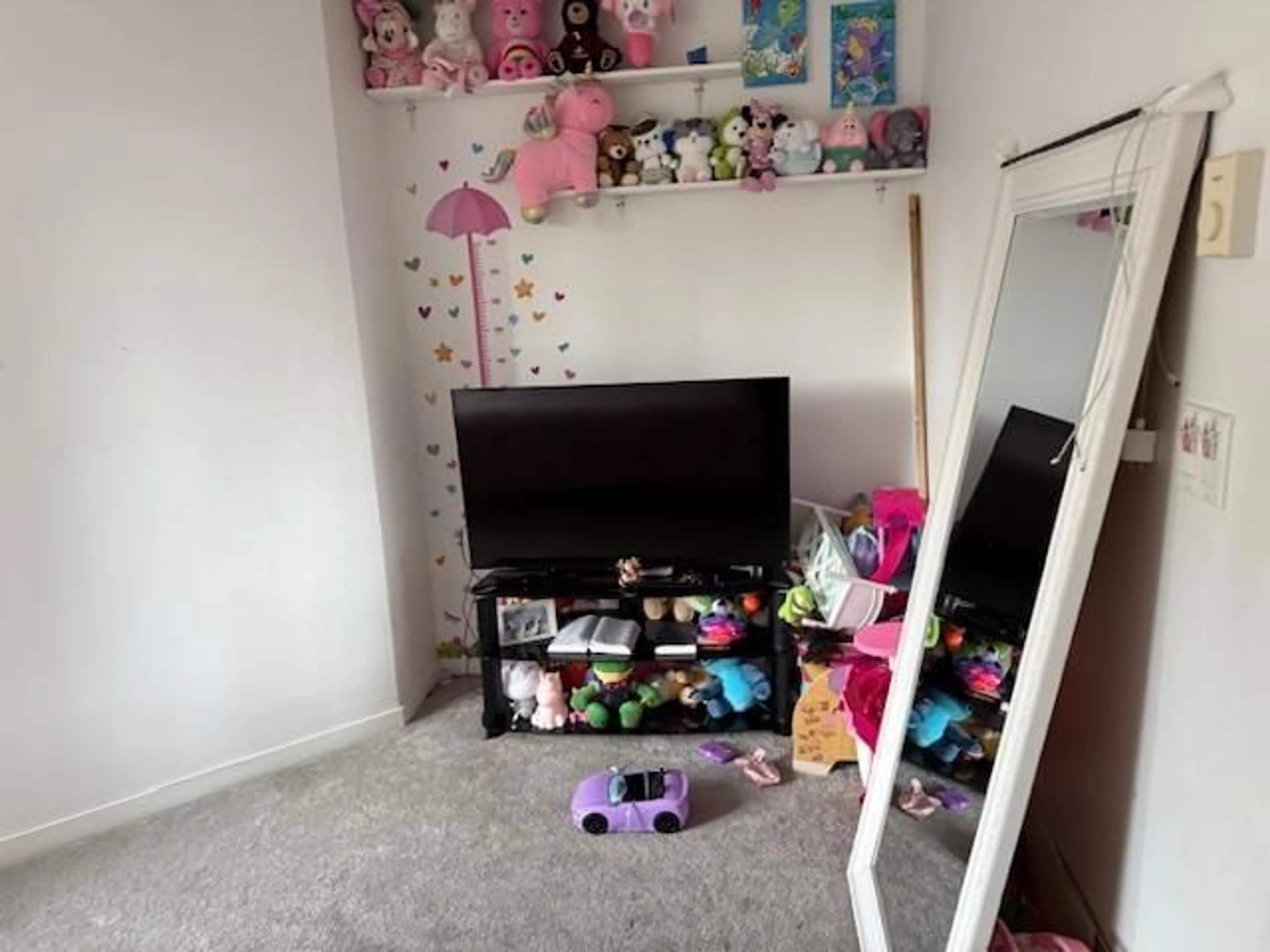 A pic of a room for 301 - 10707 139, Surrey British Columbia V3T0B2