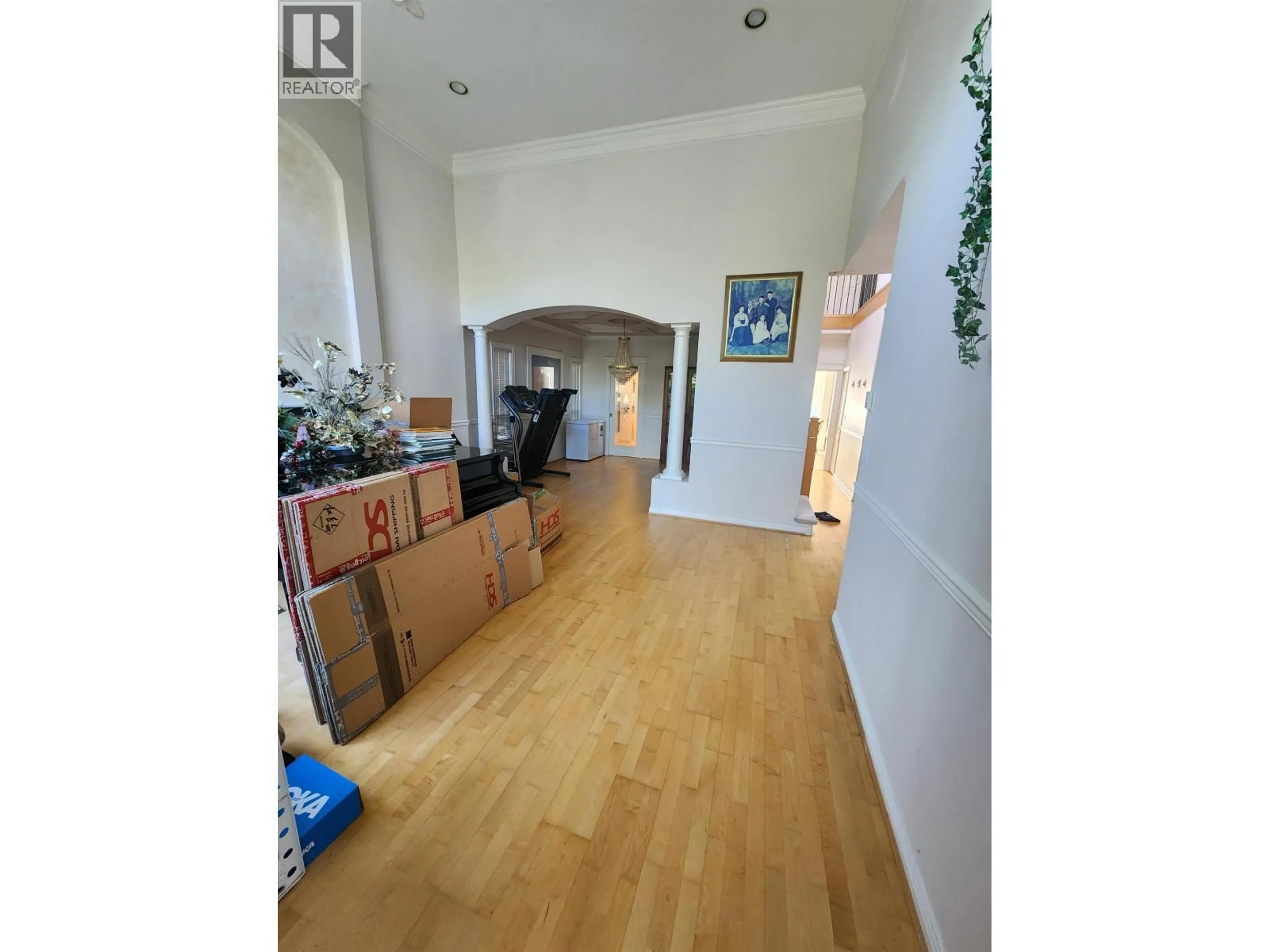 Indoor foyer for 8280 RYAN ROAD, Richmond British Columbia V7A2E5