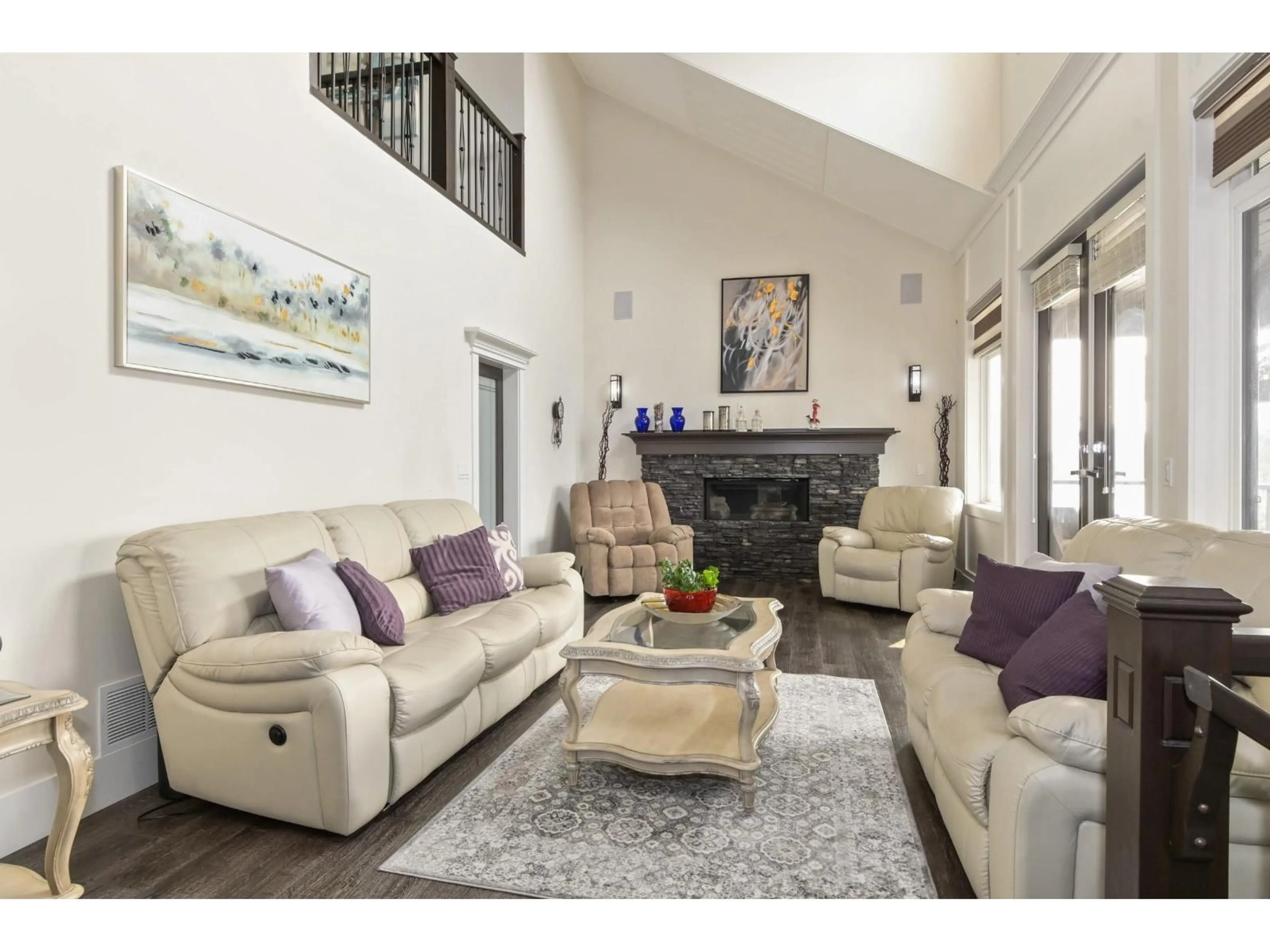 Living room with furniture, unknown for 33833 KNIGHT, Mission British Columbia V2V7C7