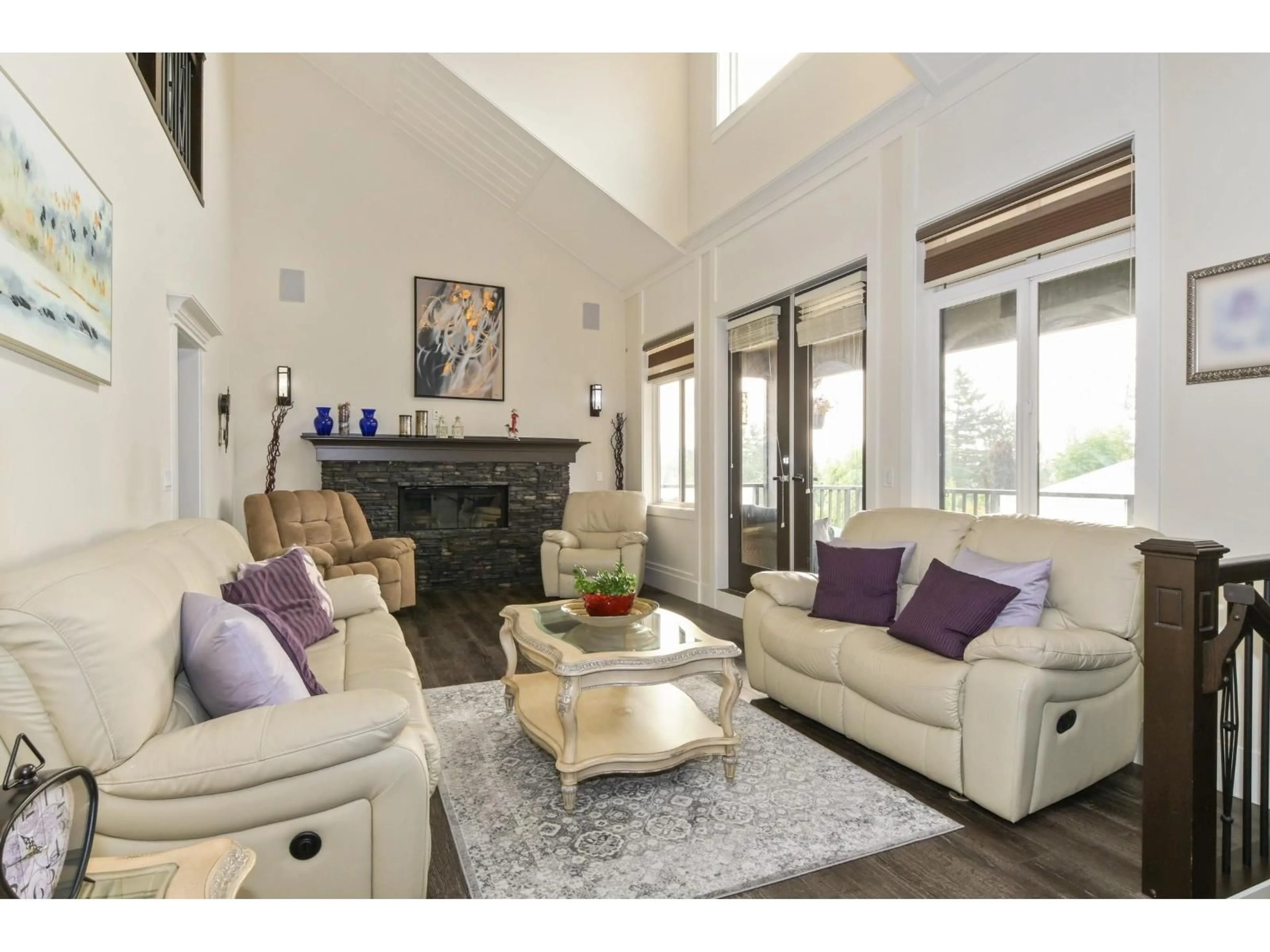 Living room with furniture, unknown for 33833 KNIGHT, Mission British Columbia V2V7C7