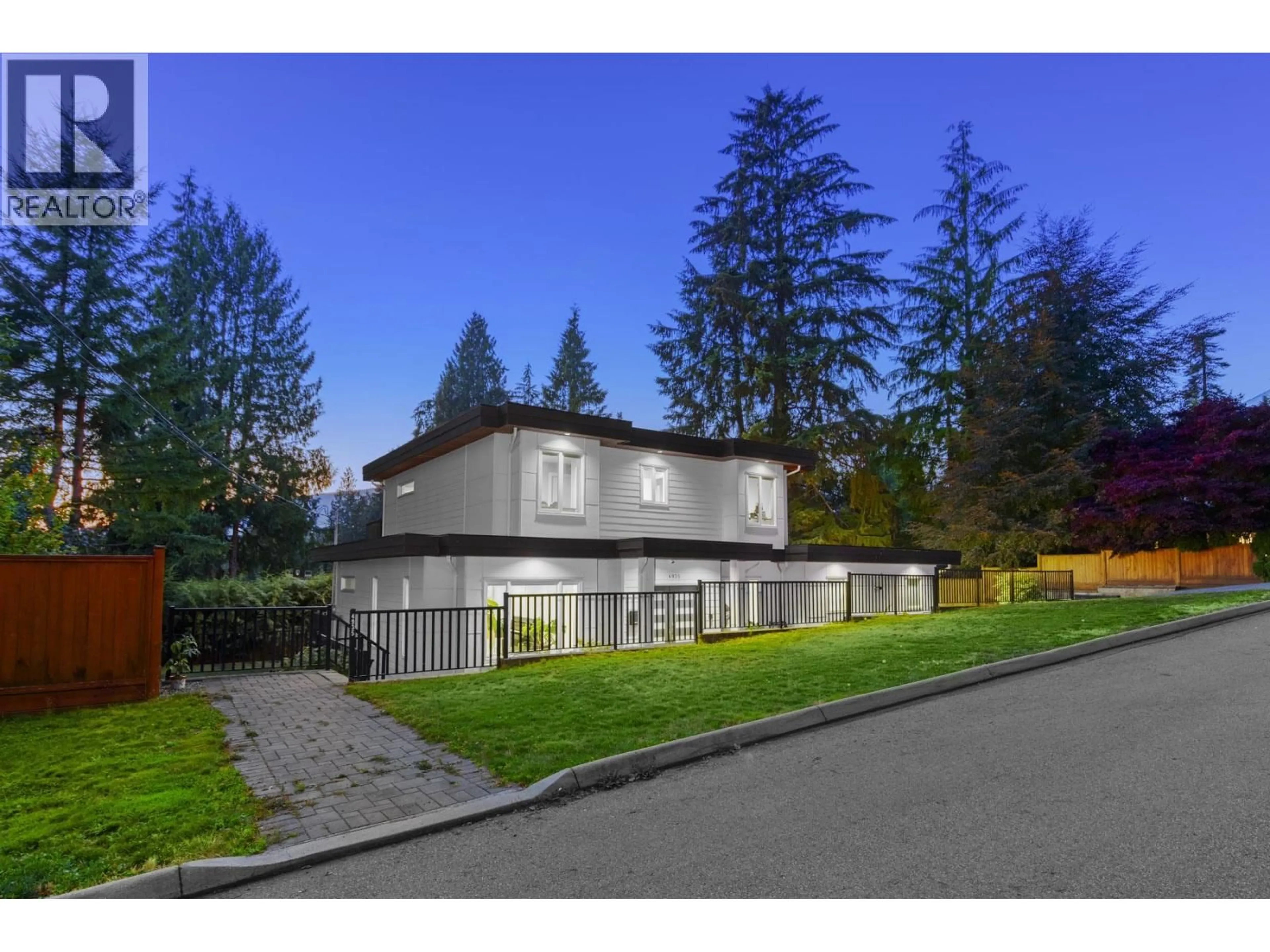 A pic from outside/outdoor area/front of a property/back of a property/a pic from drone, street for 4935 CEDARCREST AVENUE, North Vancouver British Columbia V7R3R7