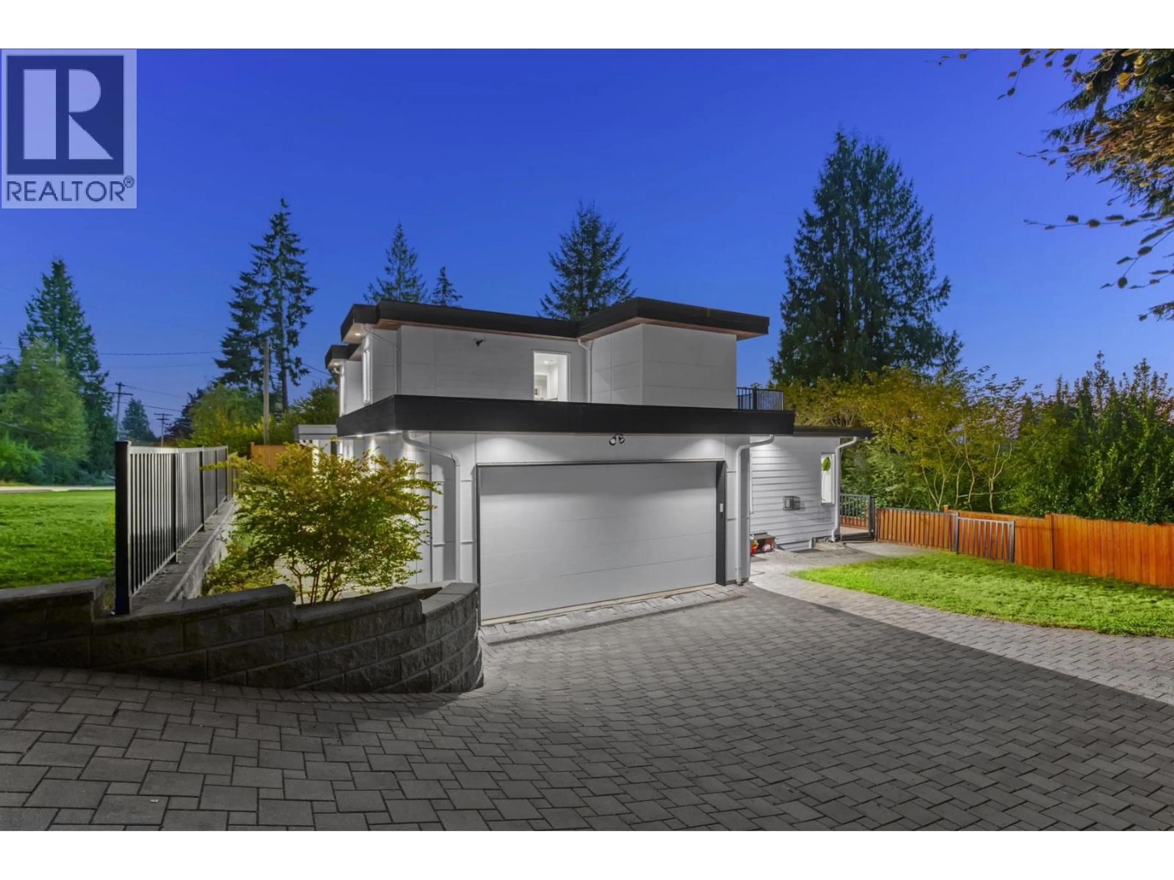 Unknown for 4935 CEDARCREST AVENUE, North Vancouver British Columbia V7R3R7