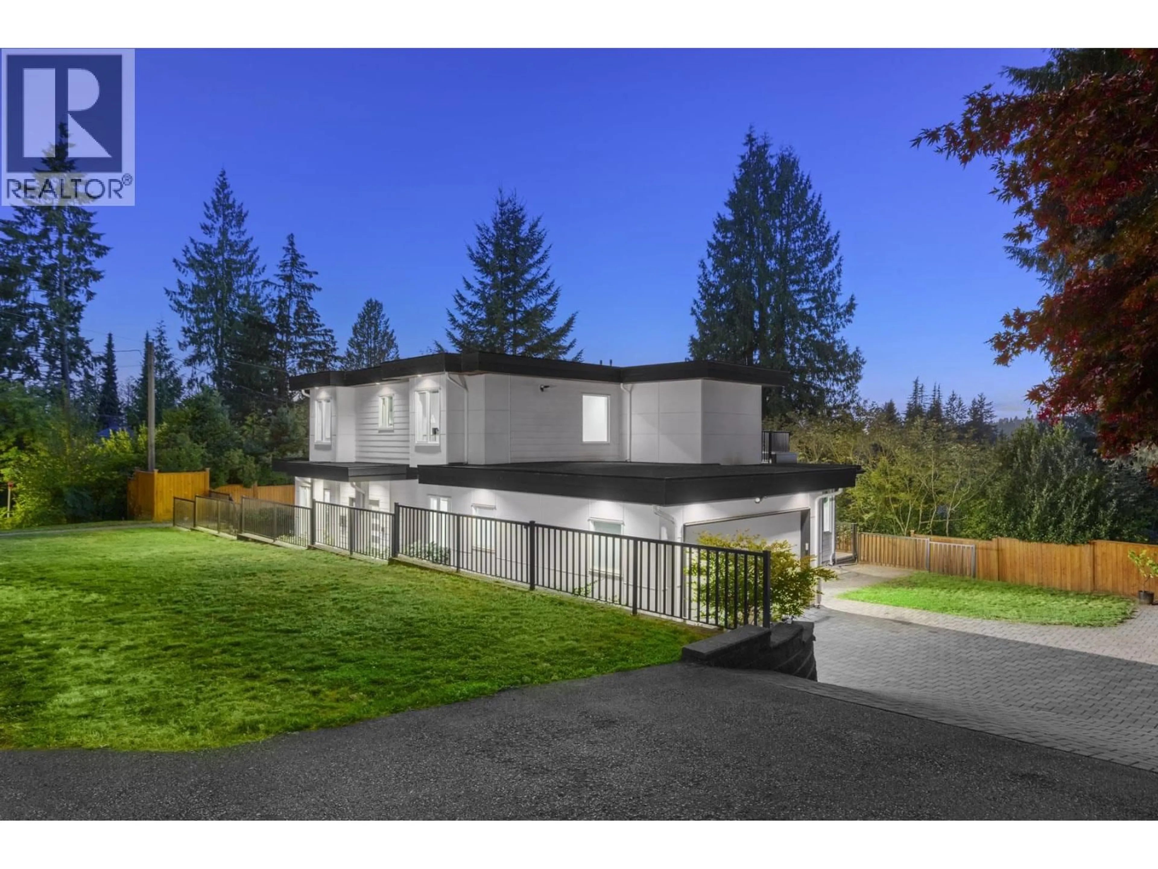Unknown for 4935 CEDARCREST AVENUE, North Vancouver British Columbia V7R3R7