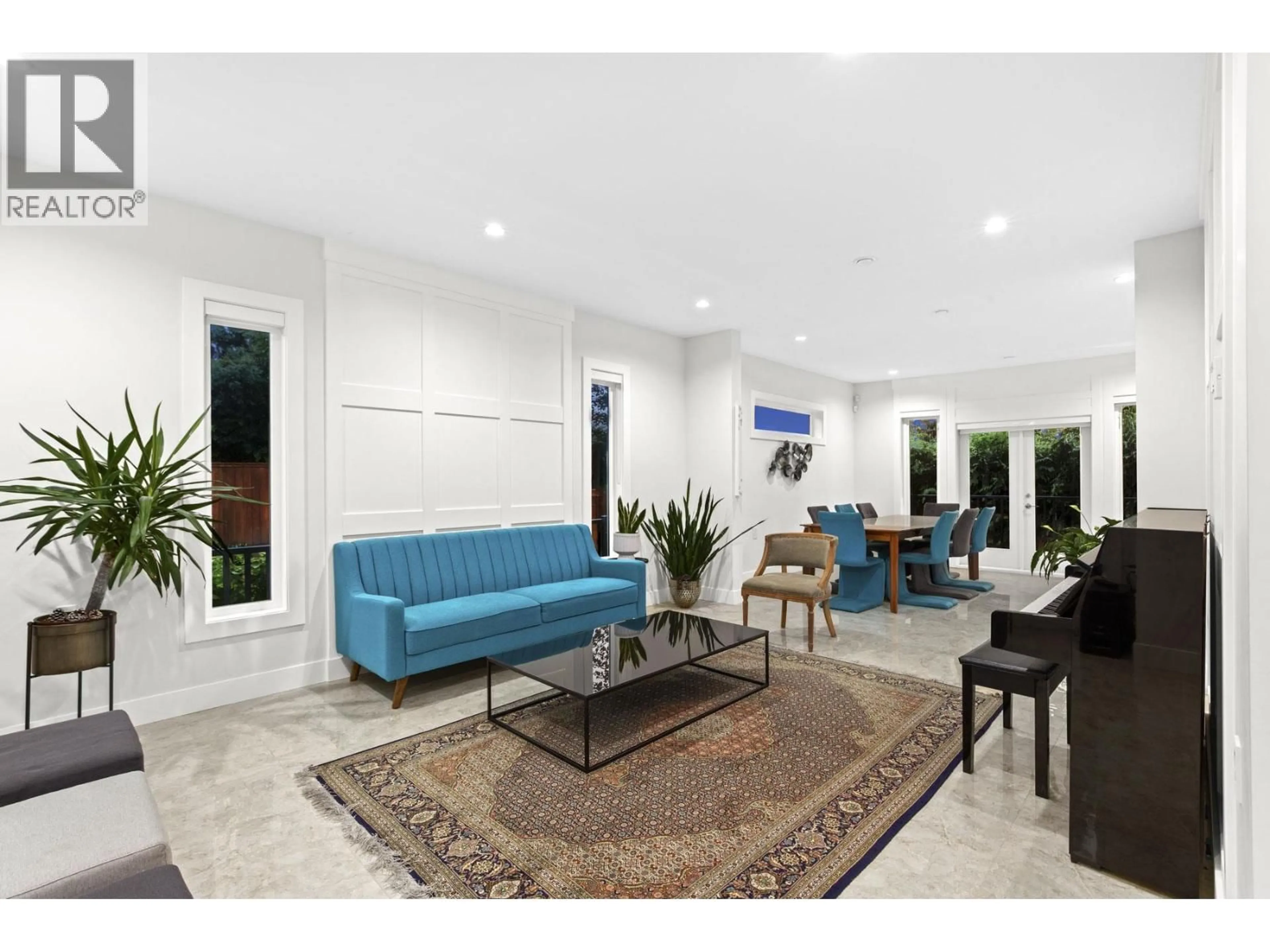 Unknown for 4935 CEDARCREST AVENUE, North Vancouver British Columbia V7R3R7