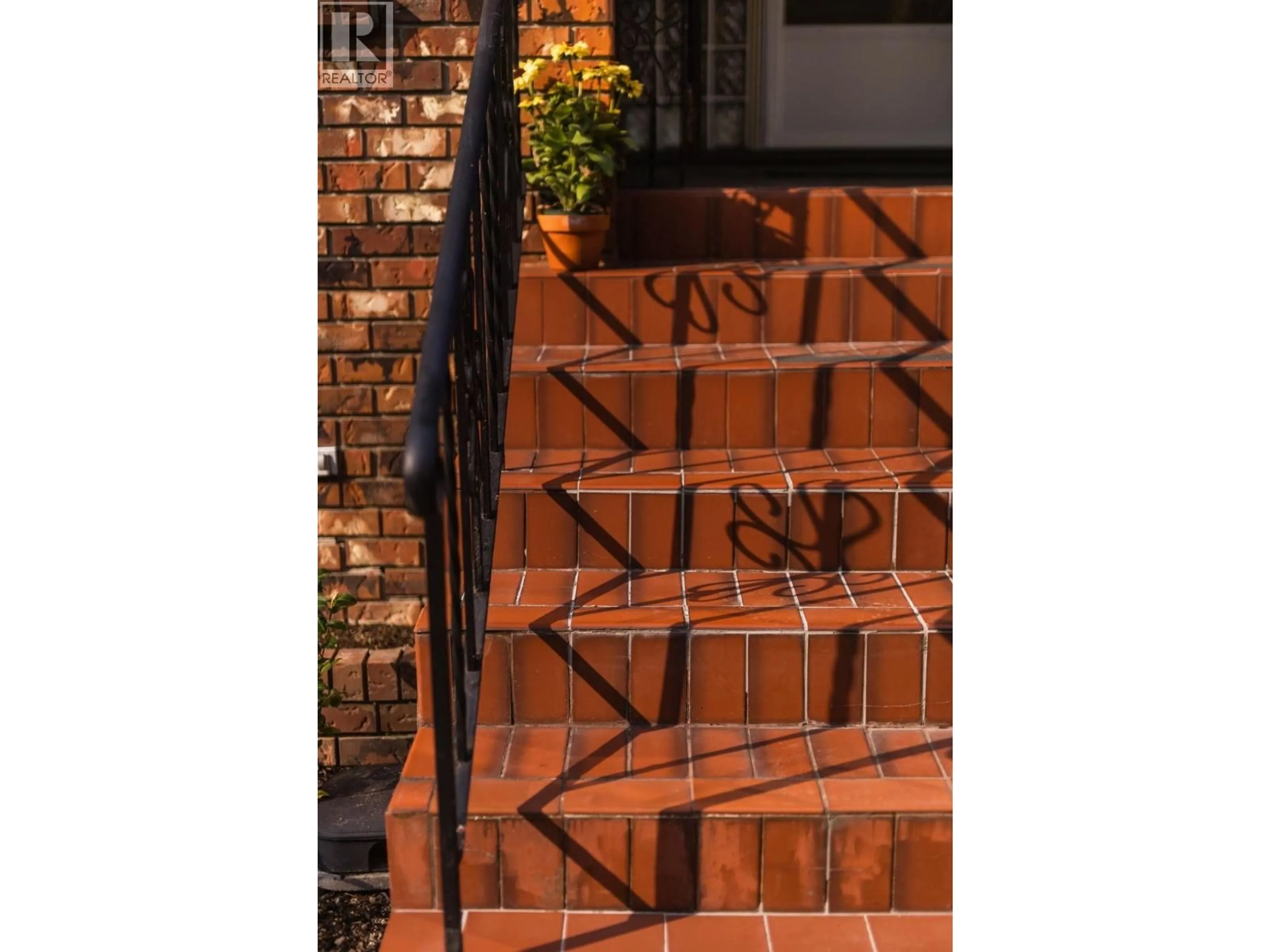 Stairs for 2869 VENABLES STREET, Vancouver British Columbia V5K2R7