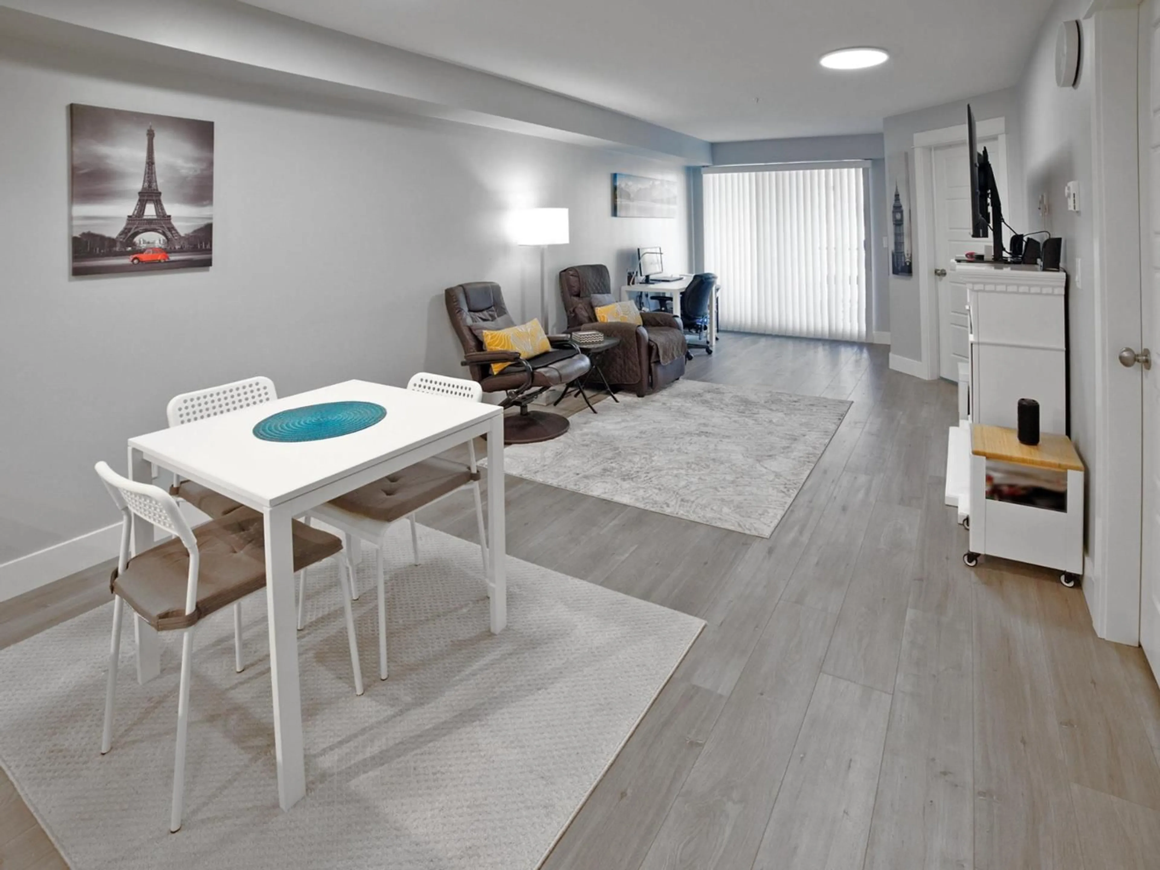 Living room with furniture, unknown for 204 - 30515 CARDINAL, Abbotsford British Columbia V2T0A8