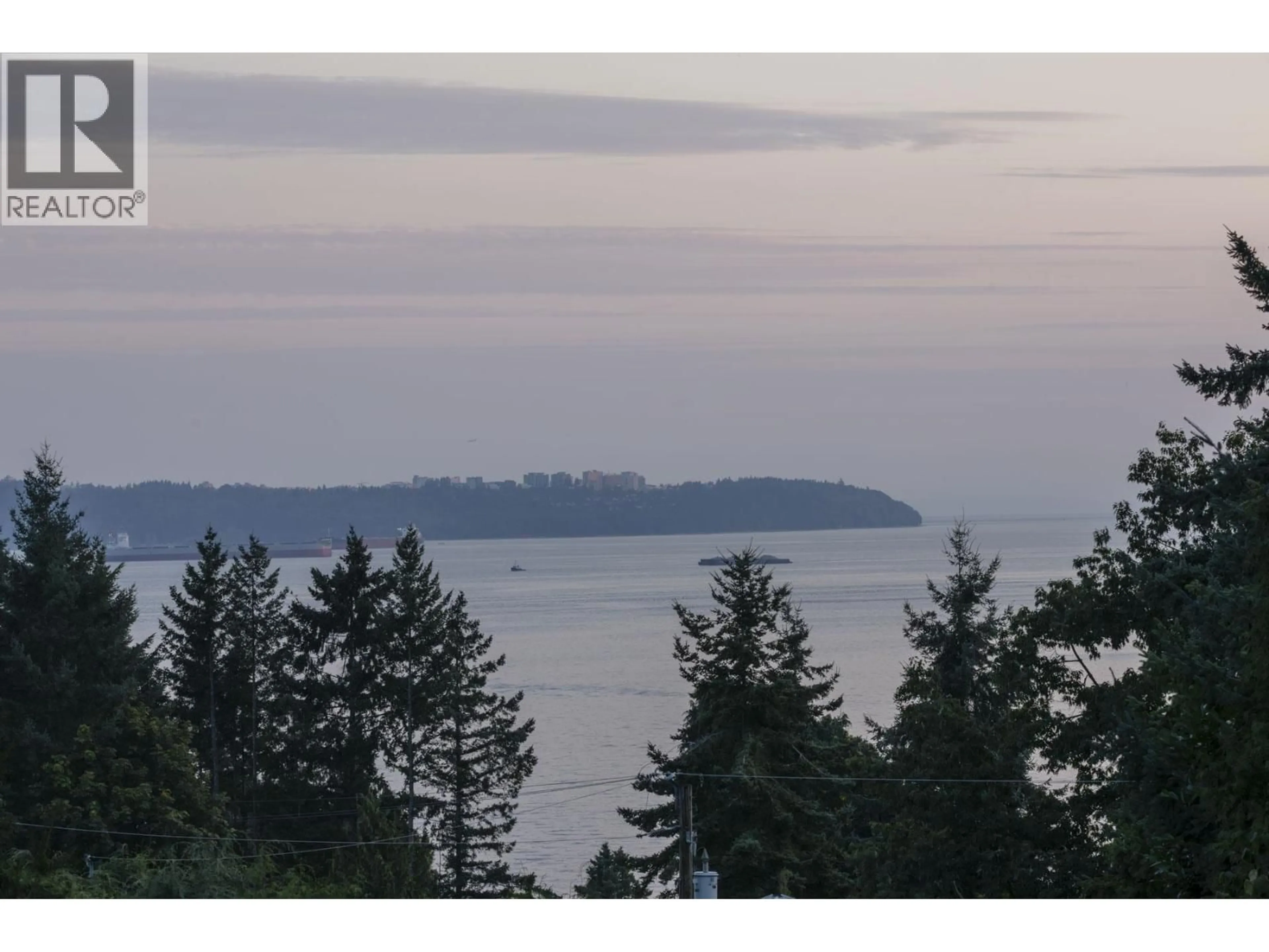 Blurry image for 3090 MATHERS AVENUE, West Vancouver British Columbia V7V2K4