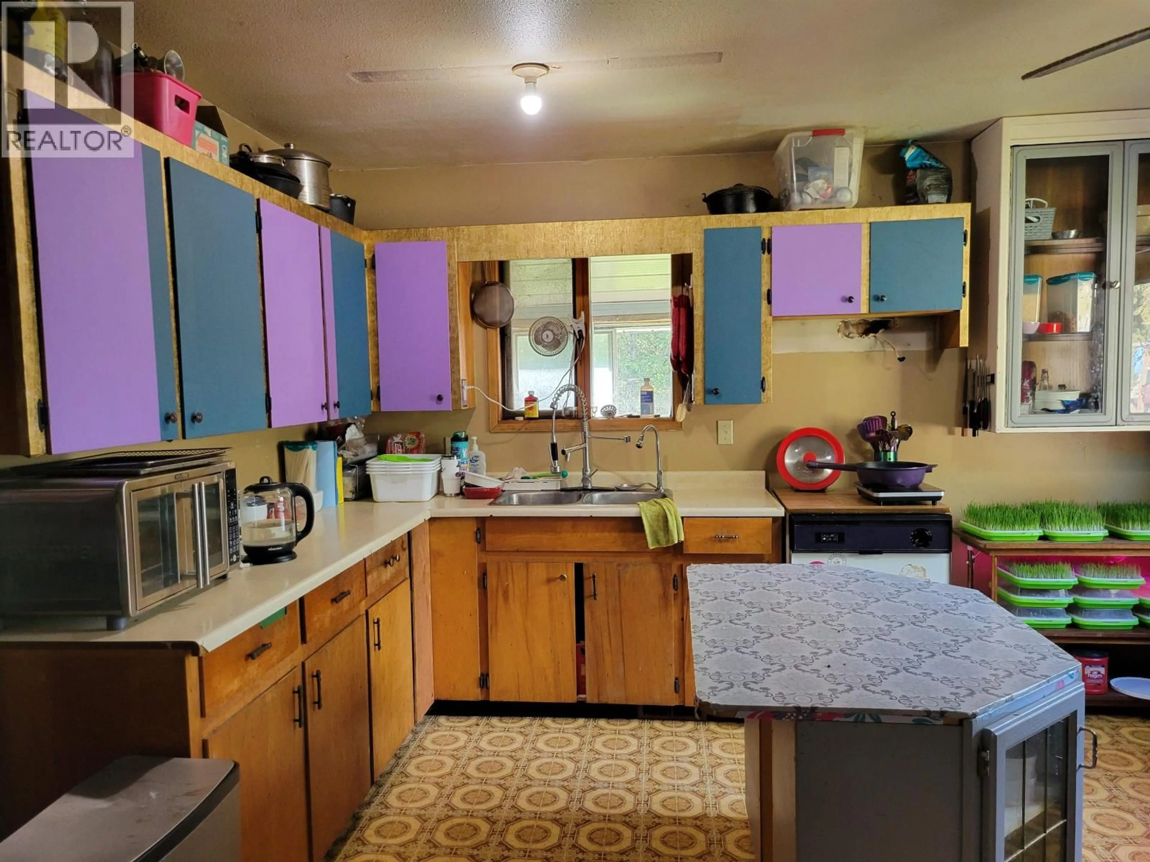 Standard kitchen, unknown for 1236 MAIN ST, ENGEN TOWNSITE ROAD, Vanderhoof British Columbia V0J3A2