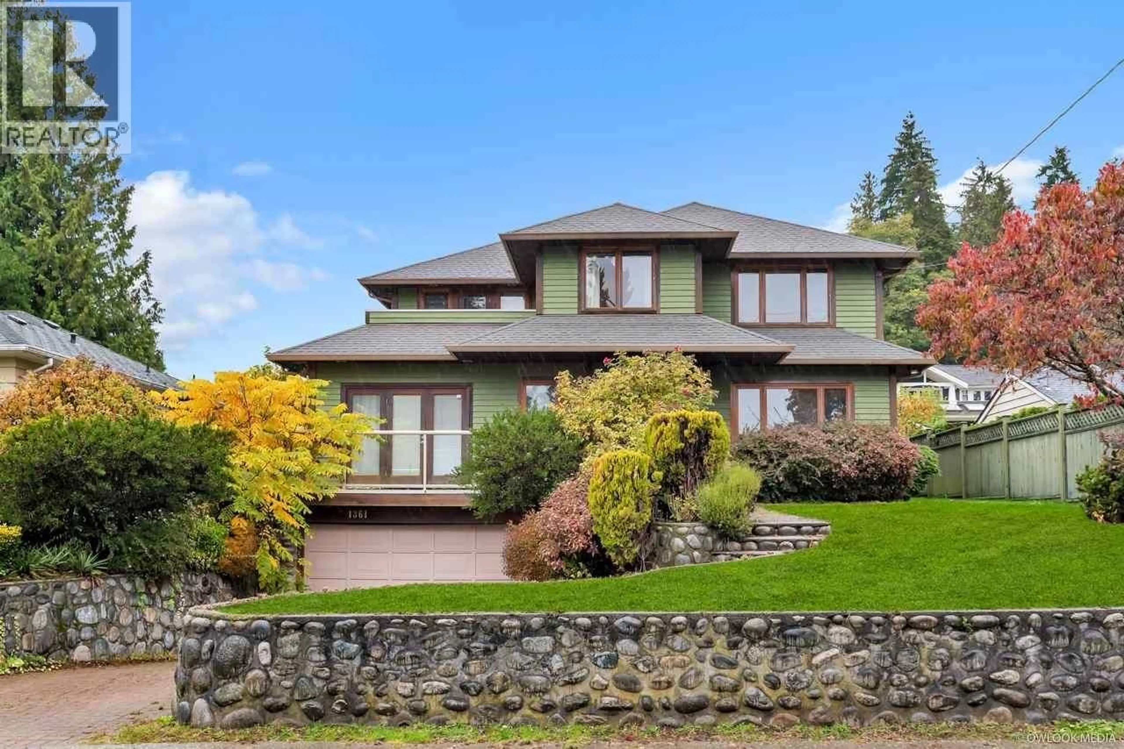 Home with vinyl exterior material, water/lake/river/ocean view for 1361 INGLEWOOD AVENUE, West Vancouver British Columbia V7T1Y8