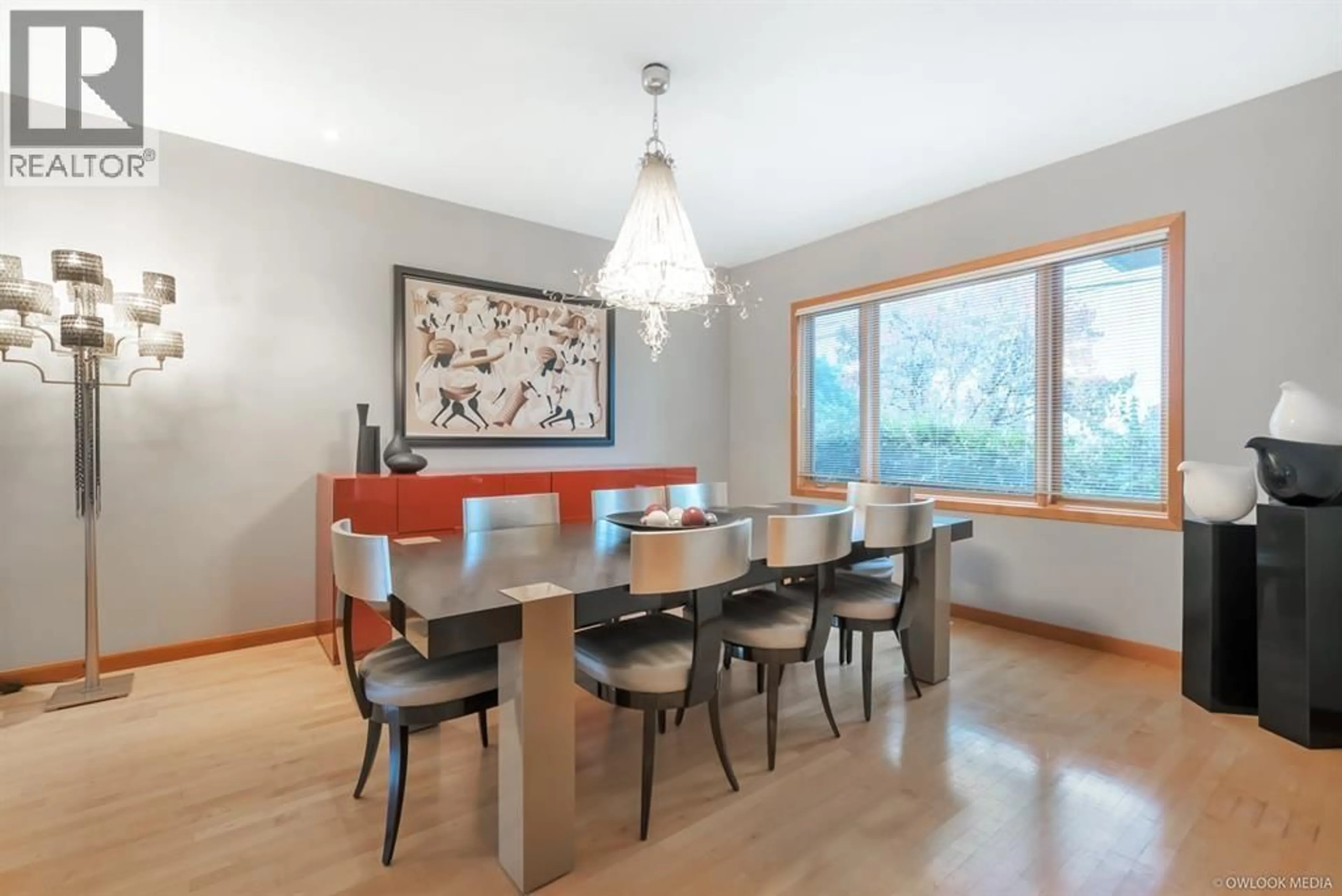 Dining room, wood/laminate floor for 1361 INGLEWOOD AVENUE, West Vancouver British Columbia V7T1Y8