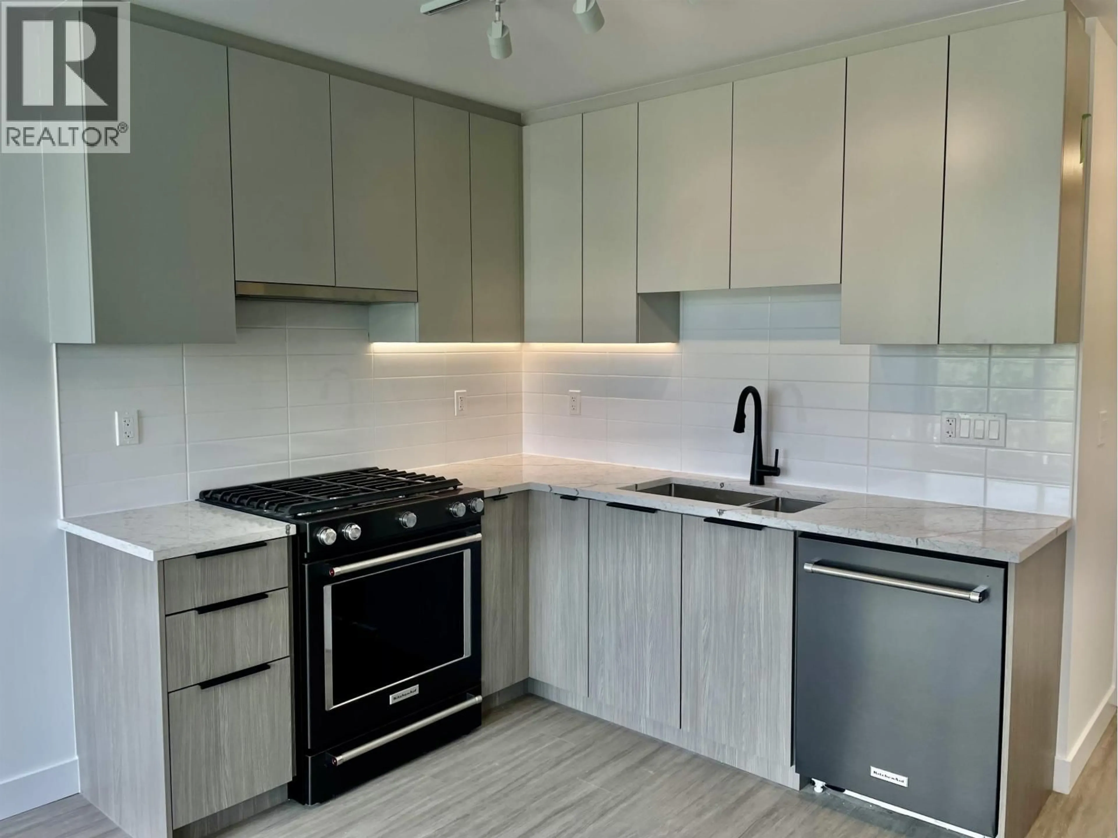 Standard kitchen, unknown for 208 - 2408 GRANT STREET, Vancouver British Columbia V5K3G4