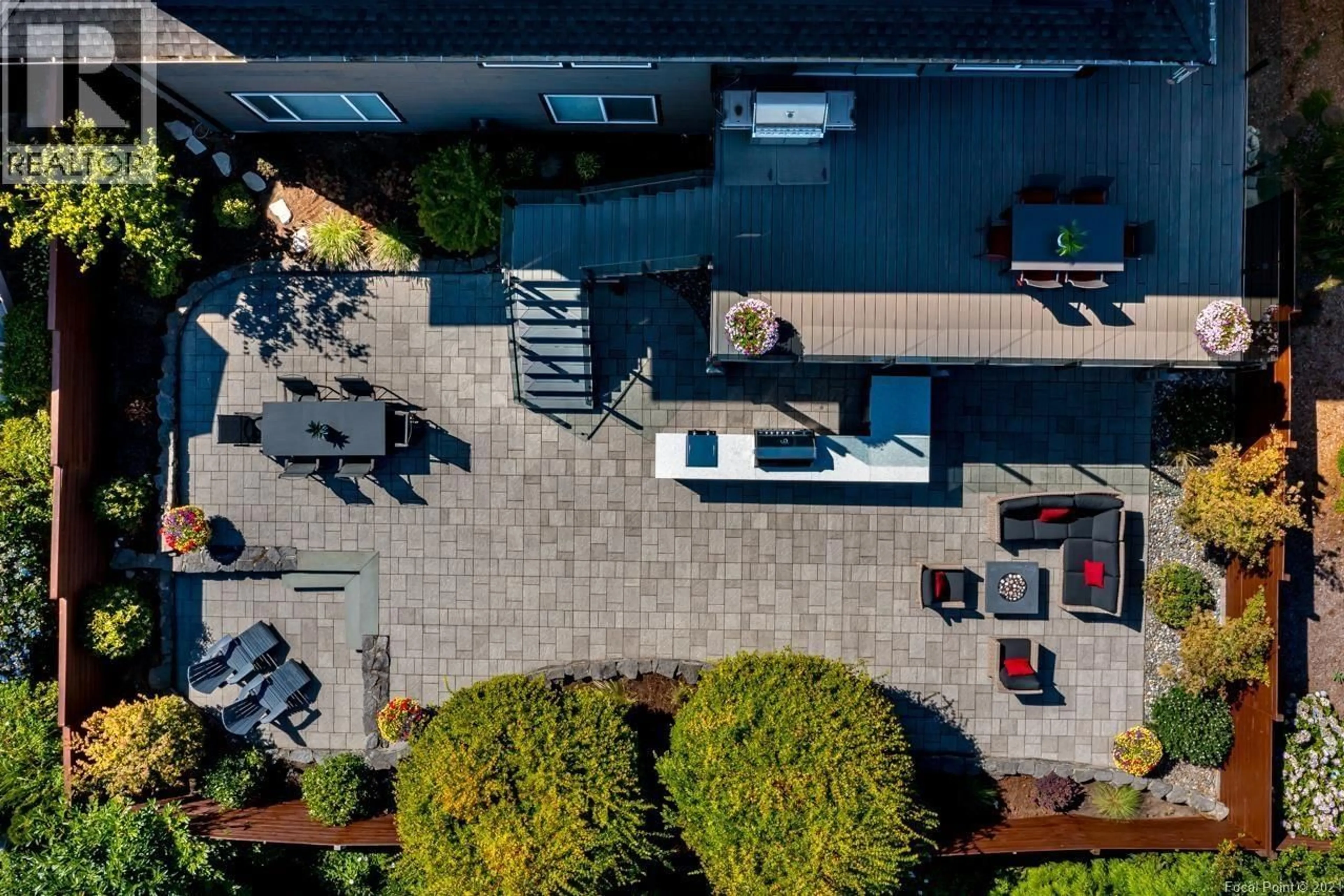 A pic from outside/outdoor area/front of a property/back of a property/a pic from drone, street for 2329 ONEIDA DRIVE, Coquitlam British Columbia V3J7A7