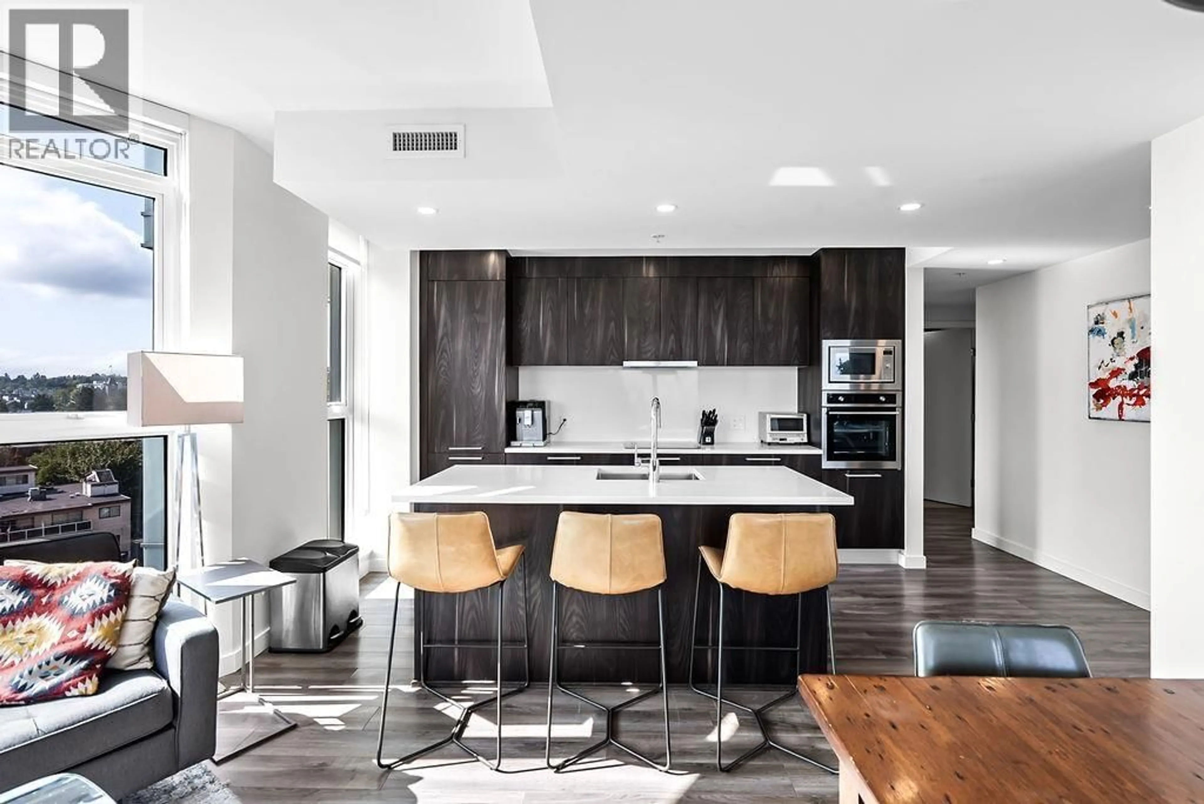 Contemporary kitchen, unknown for 905 - 285 10TH AVENUE, Vancouver British Columbia V5Y0H6
