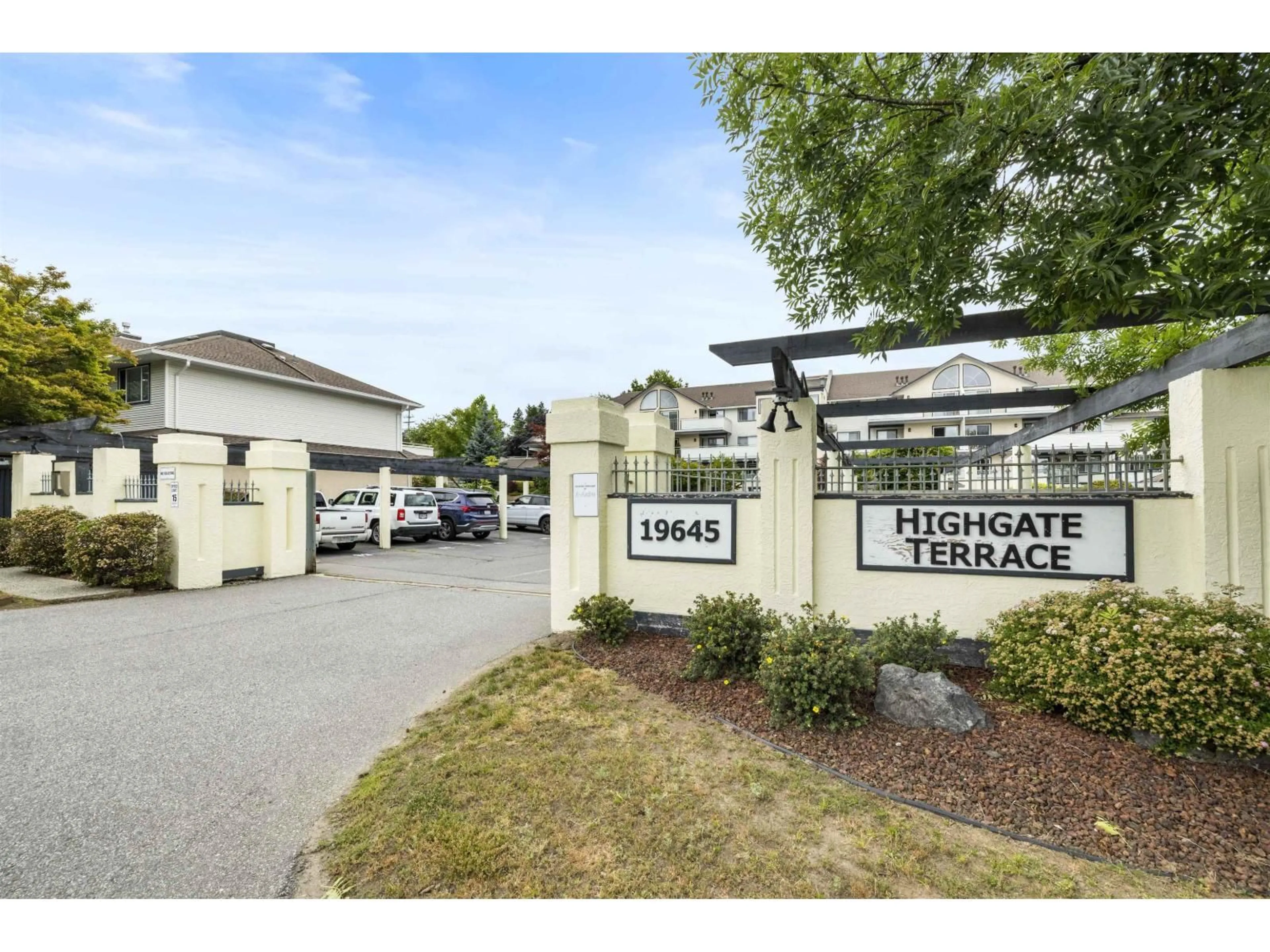 Unknown for 303 - 19645 64, Langley British Columbia V2Y1L2