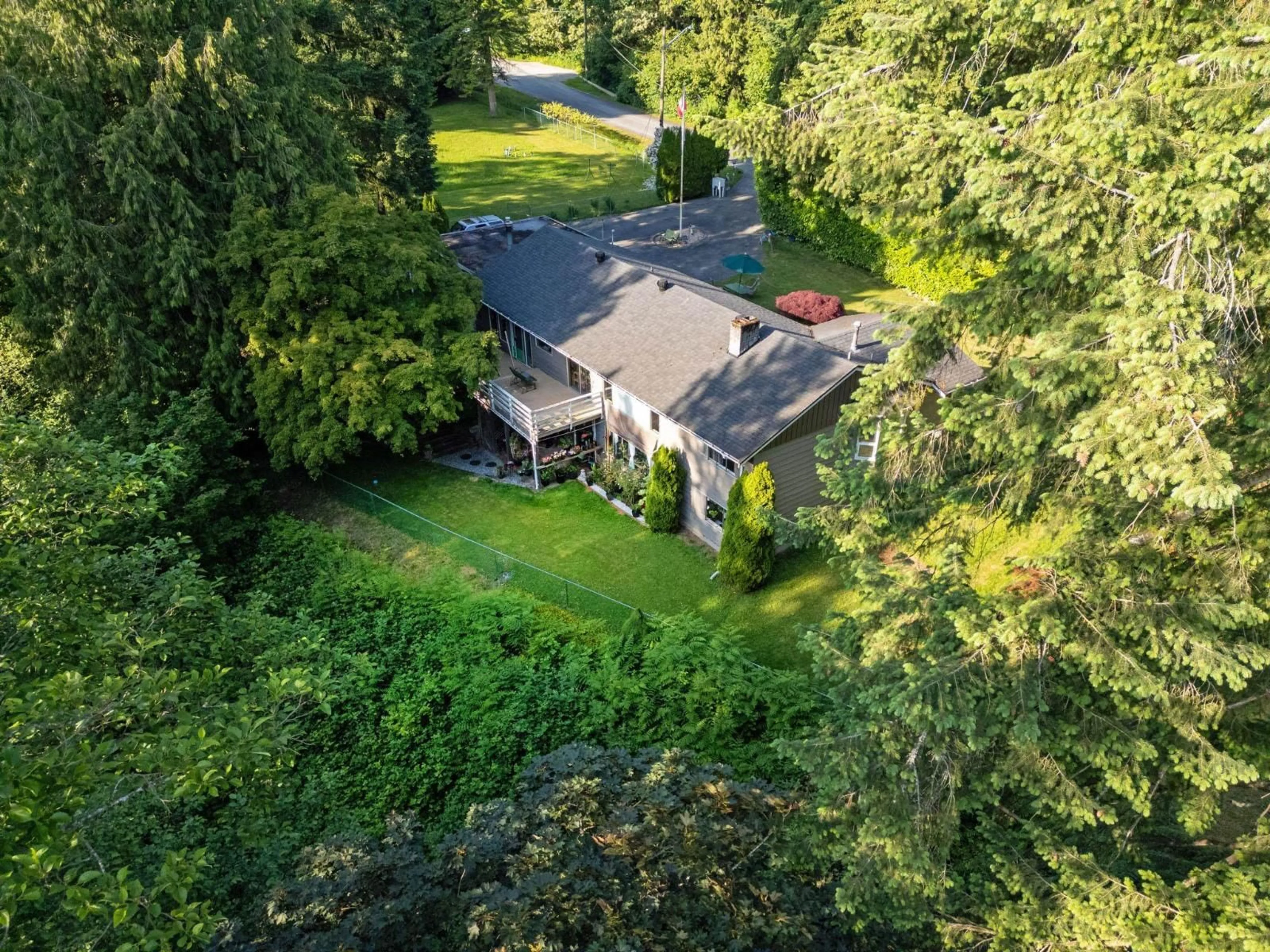 A pic from outside/outdoor area/front of a property/back of a property/a pic from drone, unknown for 8281 148, Surrey British Columbia V3S3G2