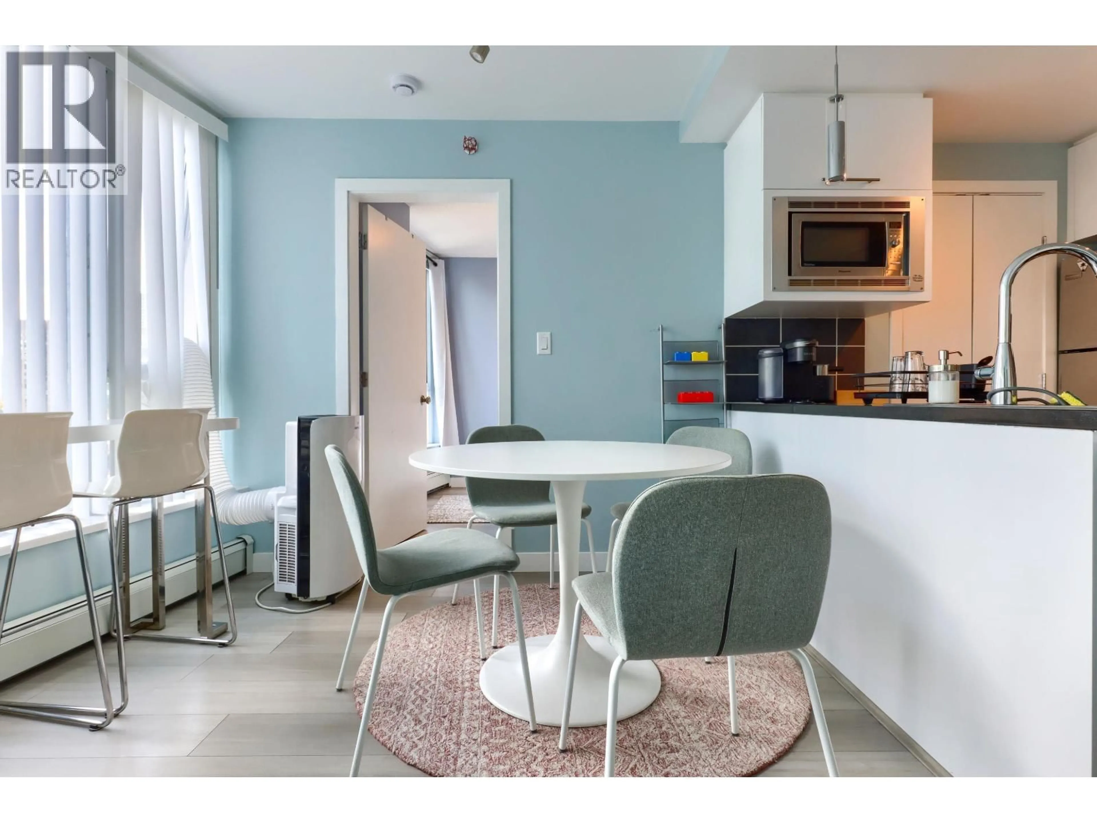 Open concept kitchen, ceramic/tile floor for 2601 - 188 KEEFER PLACE, Vancouver British Columbia V6B0J1