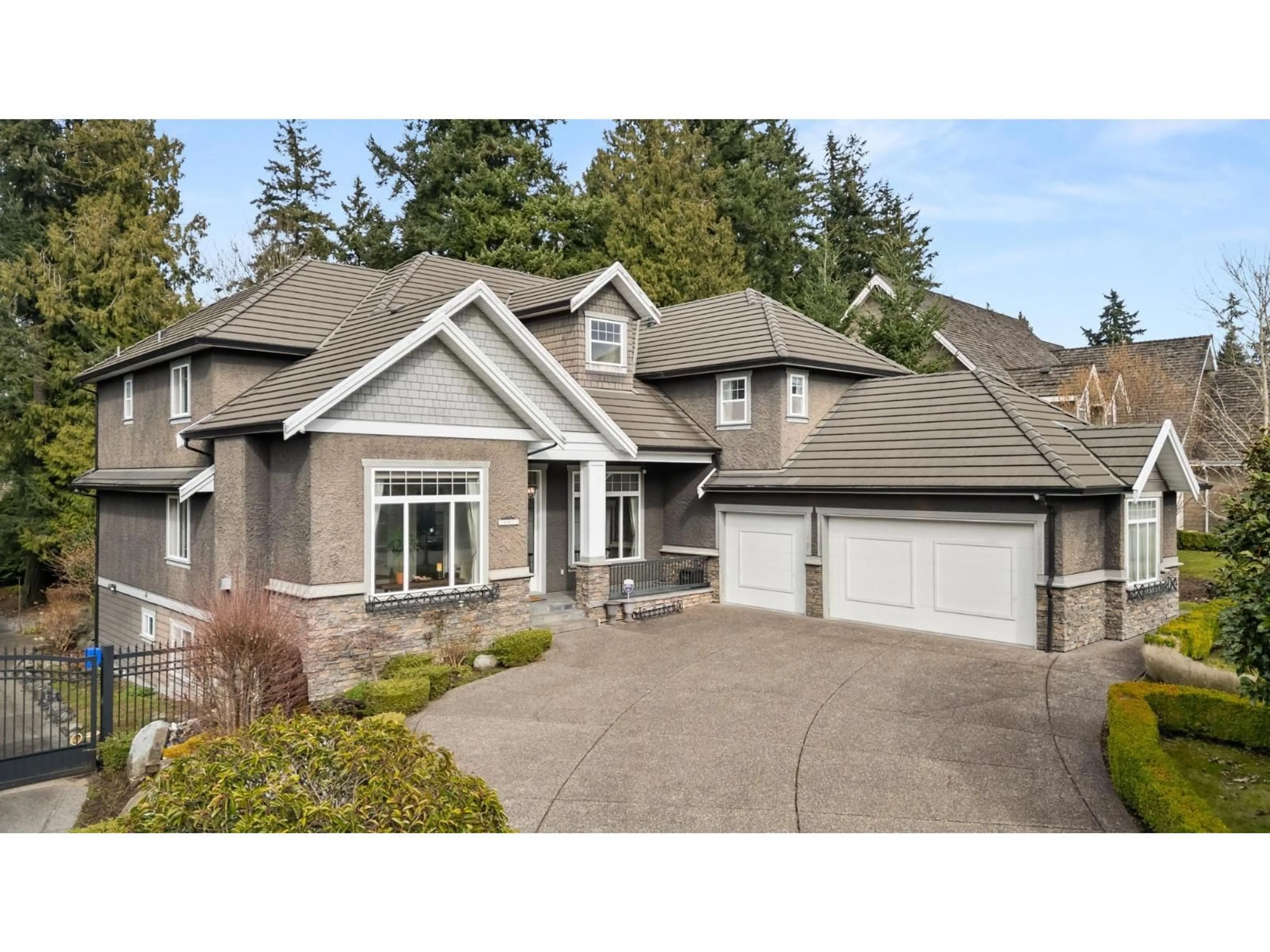 Home with vinyl exterior material, street for 14433 33A, Surrey British Columbia V4P3N5