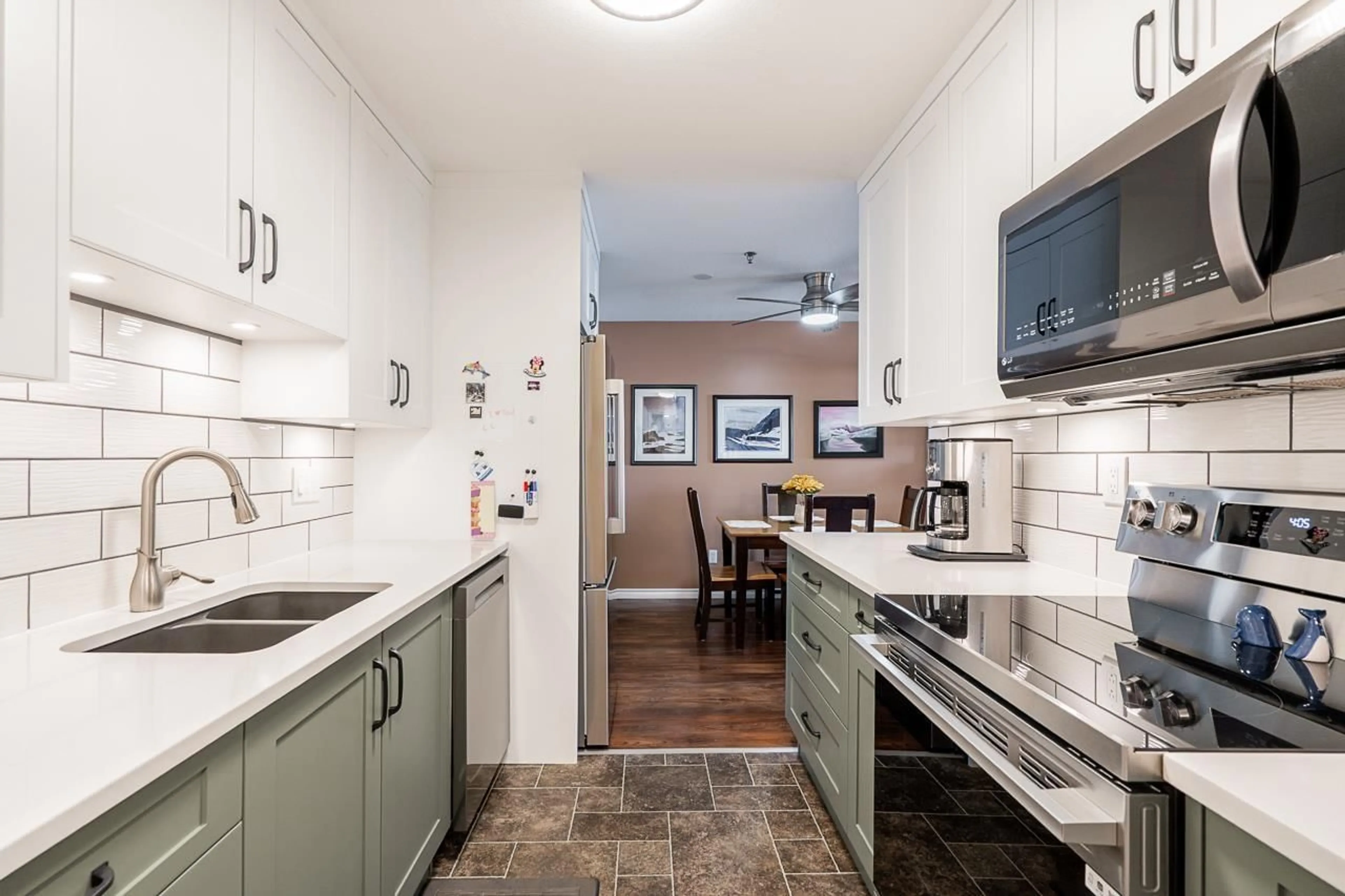 Open concept kitchen, ceramic/tile floor for 216 - 33535 KING, Abbotsford British Columbia V2S6Z5