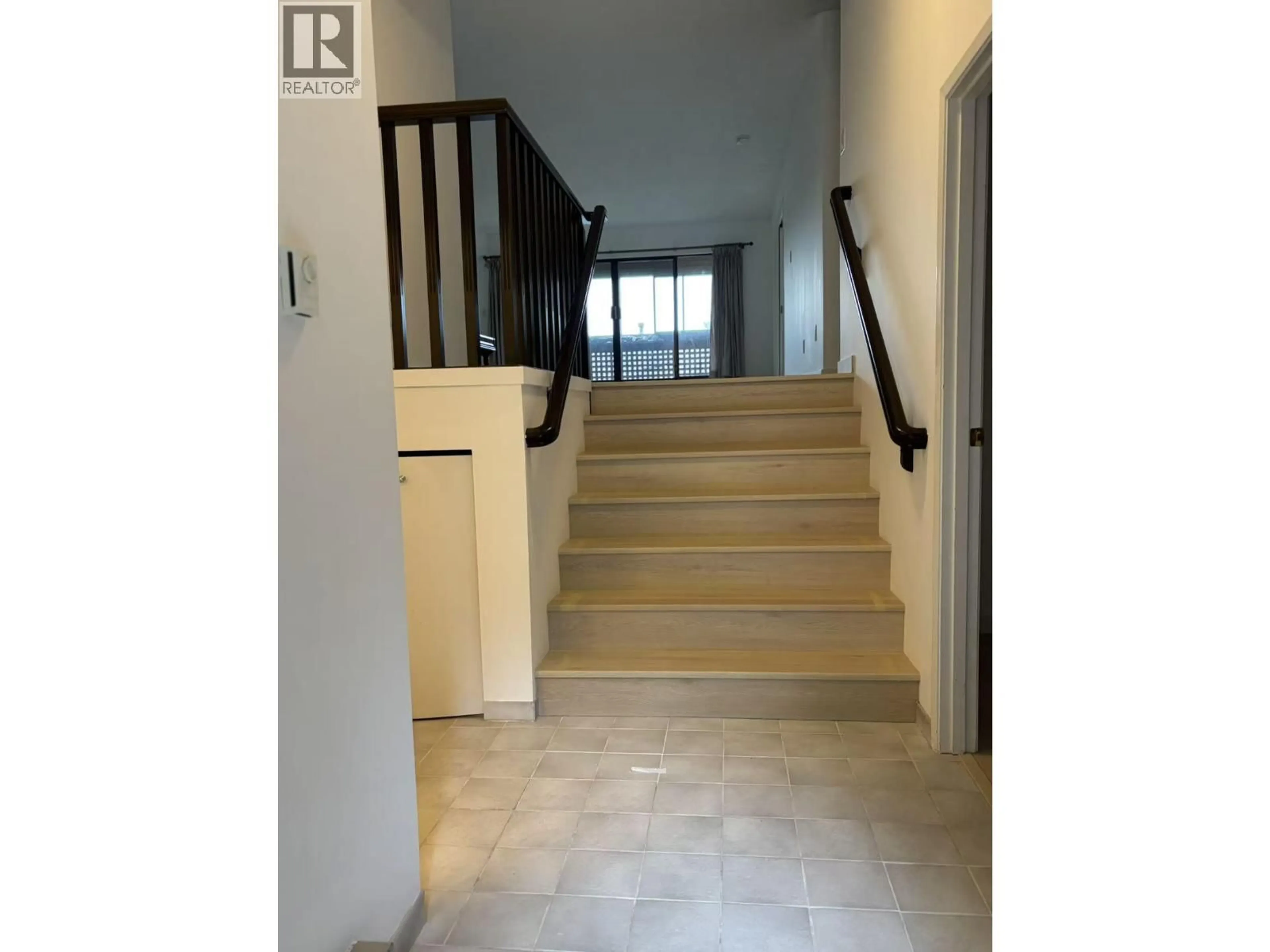 Stairs for 201 - 444 49TH AVENUE, Vancouver British Columbia V5Y2V4